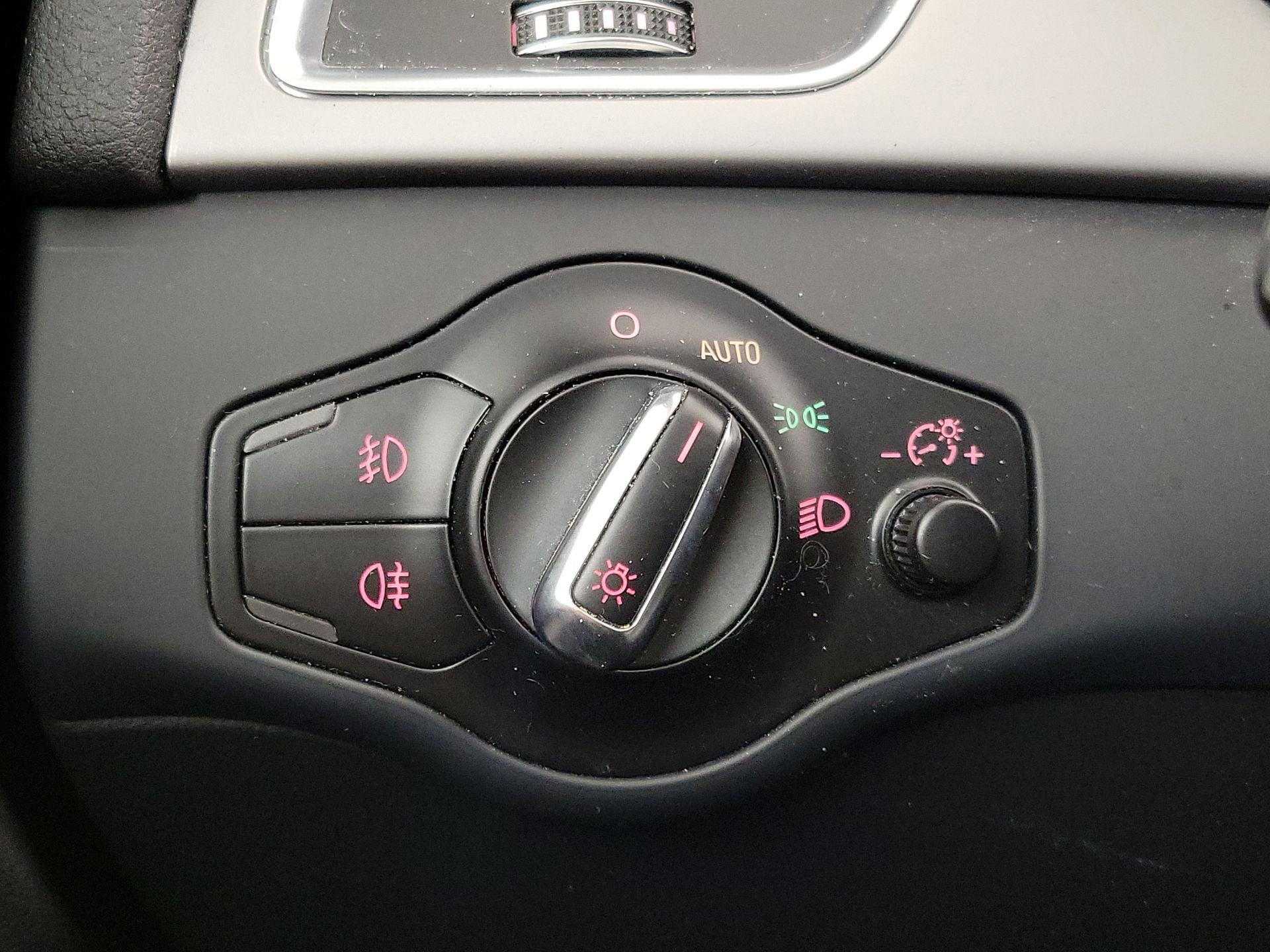 Thumbnail: 2015 Audi A4 - 13