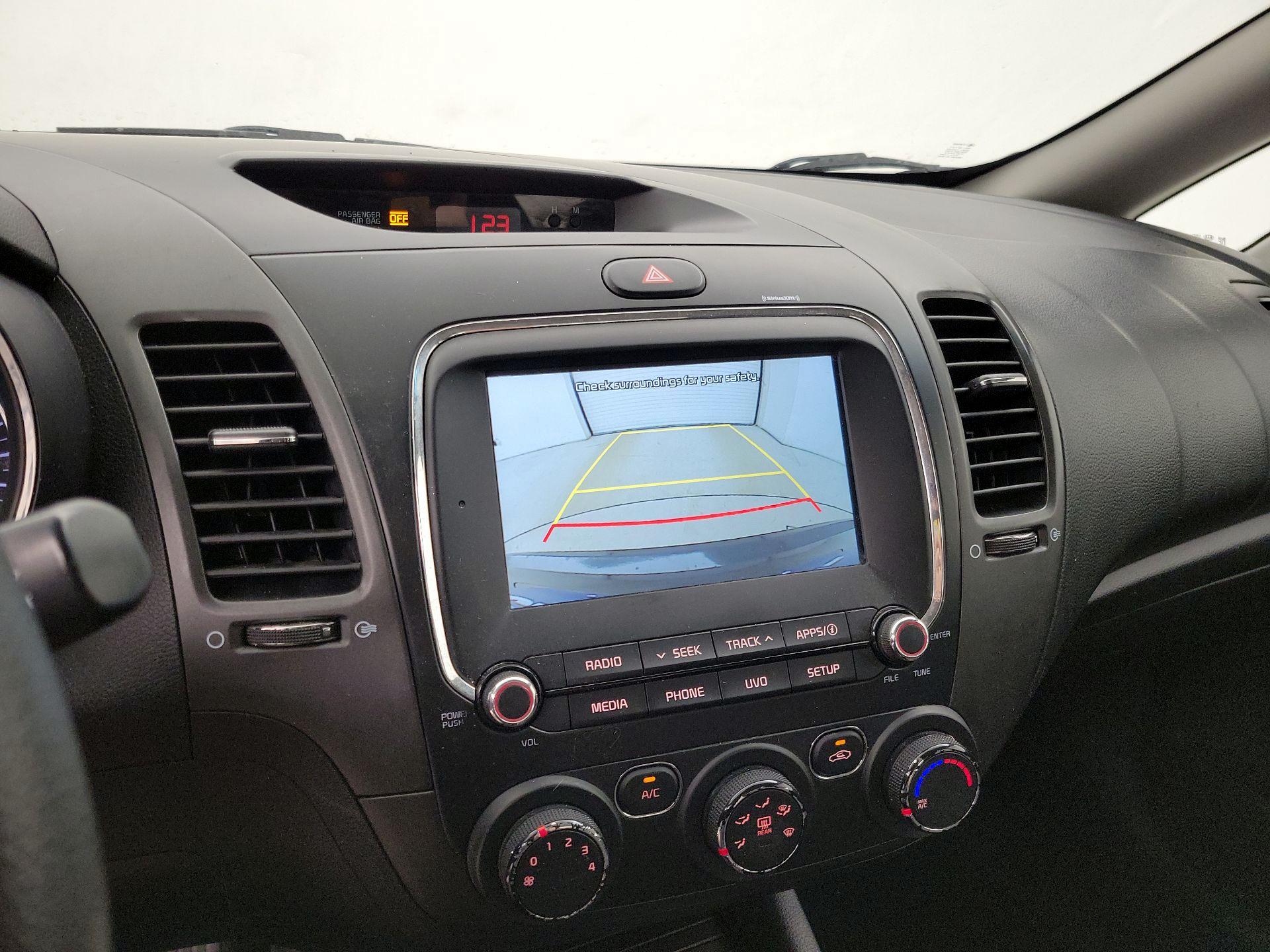 Thumbnail: 2018 Kia Forte - 14