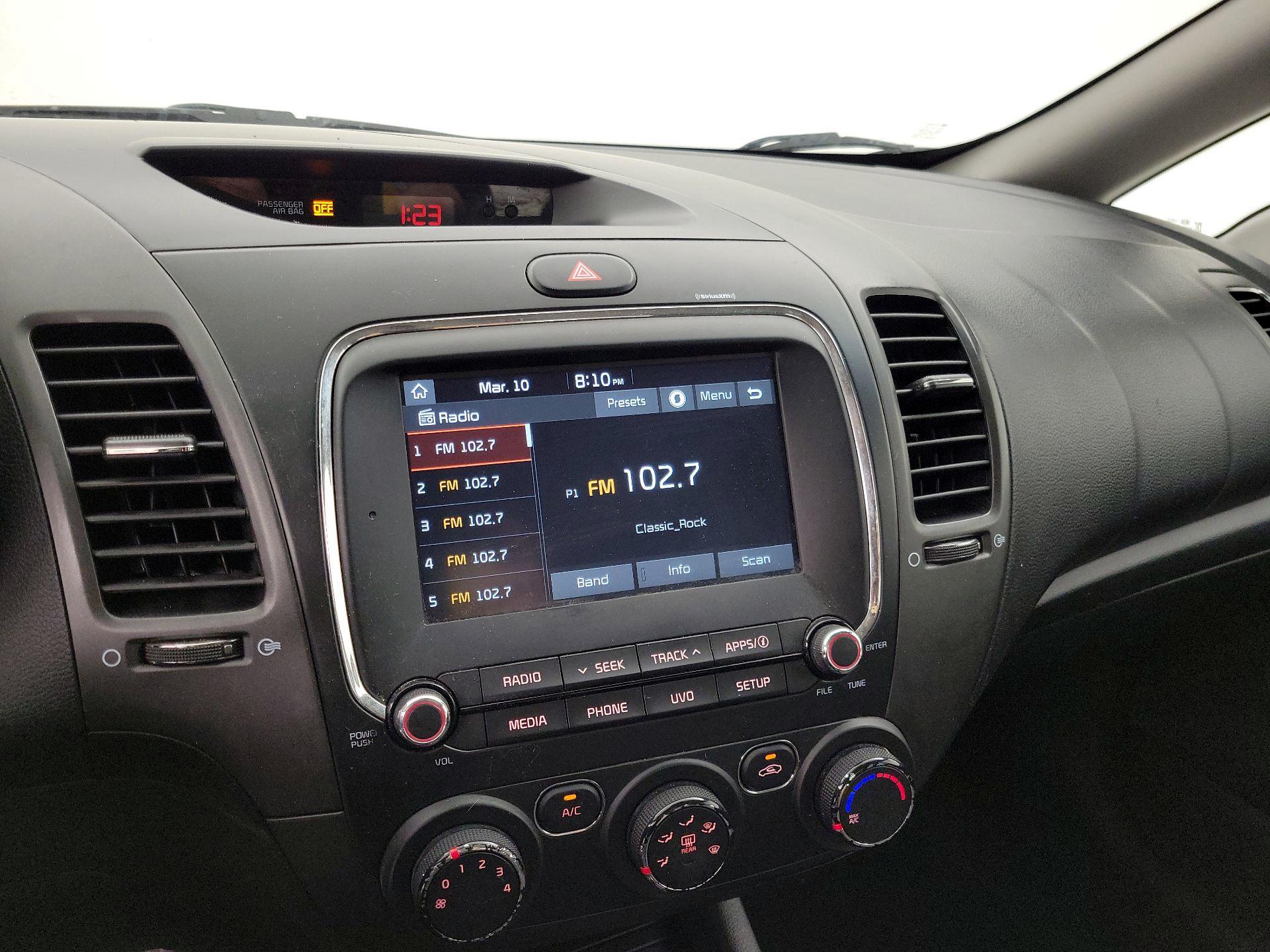 Thumbnail: 2018 Kia Forte - 15