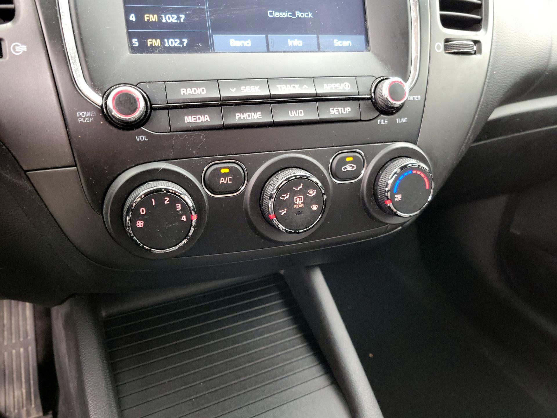 Thumbnail: 2018 Kia Forte - 16