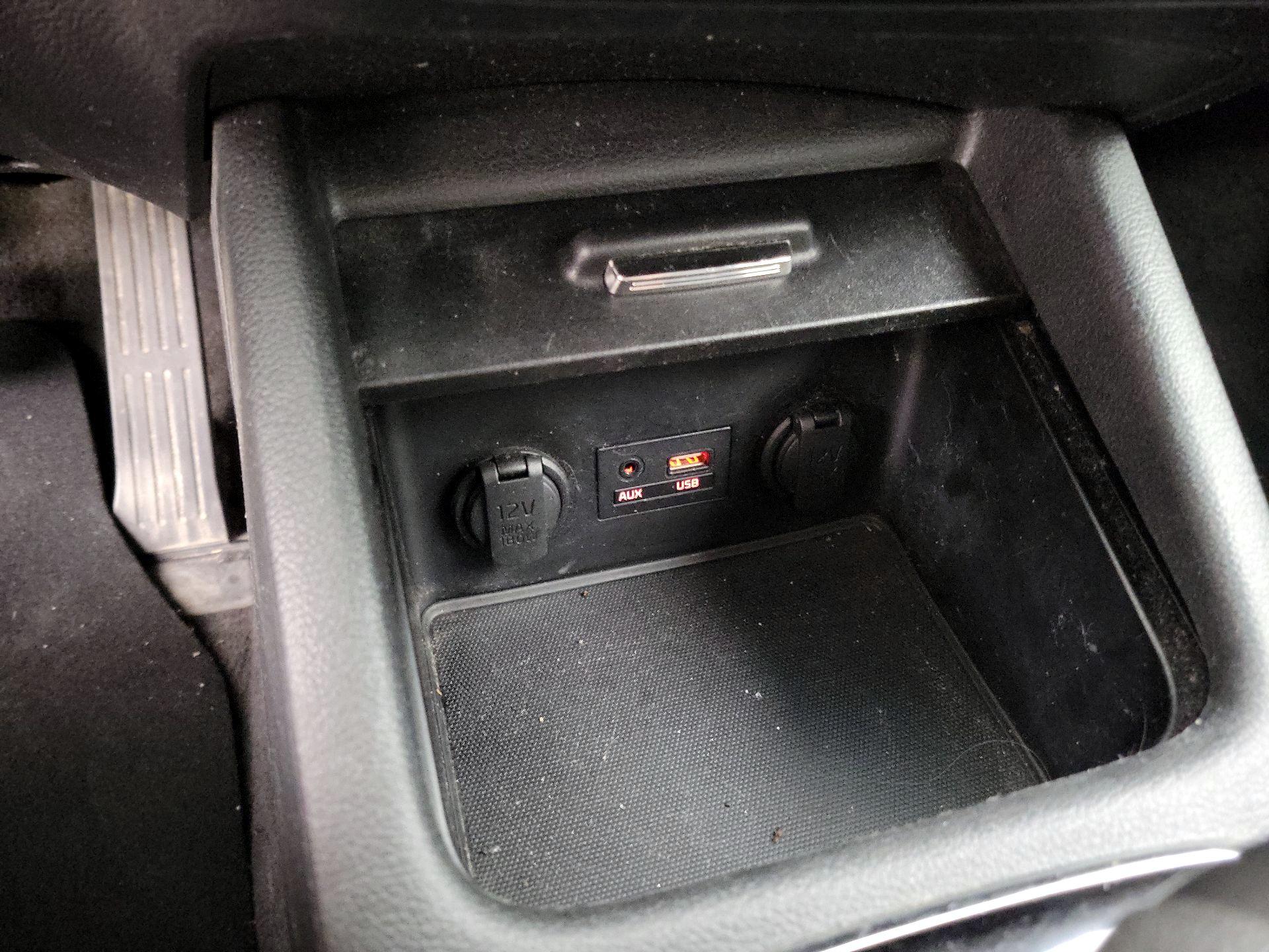 Thumbnail: 2018 Kia Forte - 18