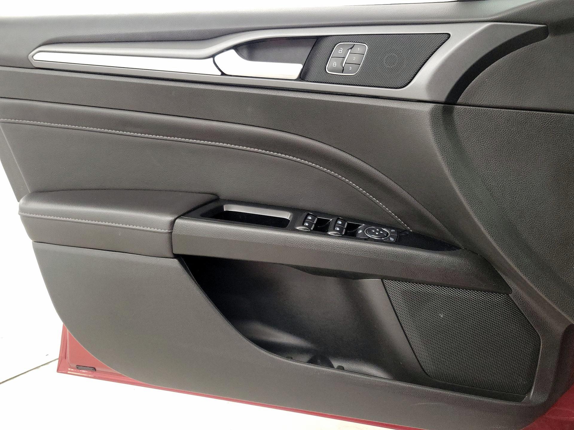 Thumbnail: 2014 Ford Fusion - 12