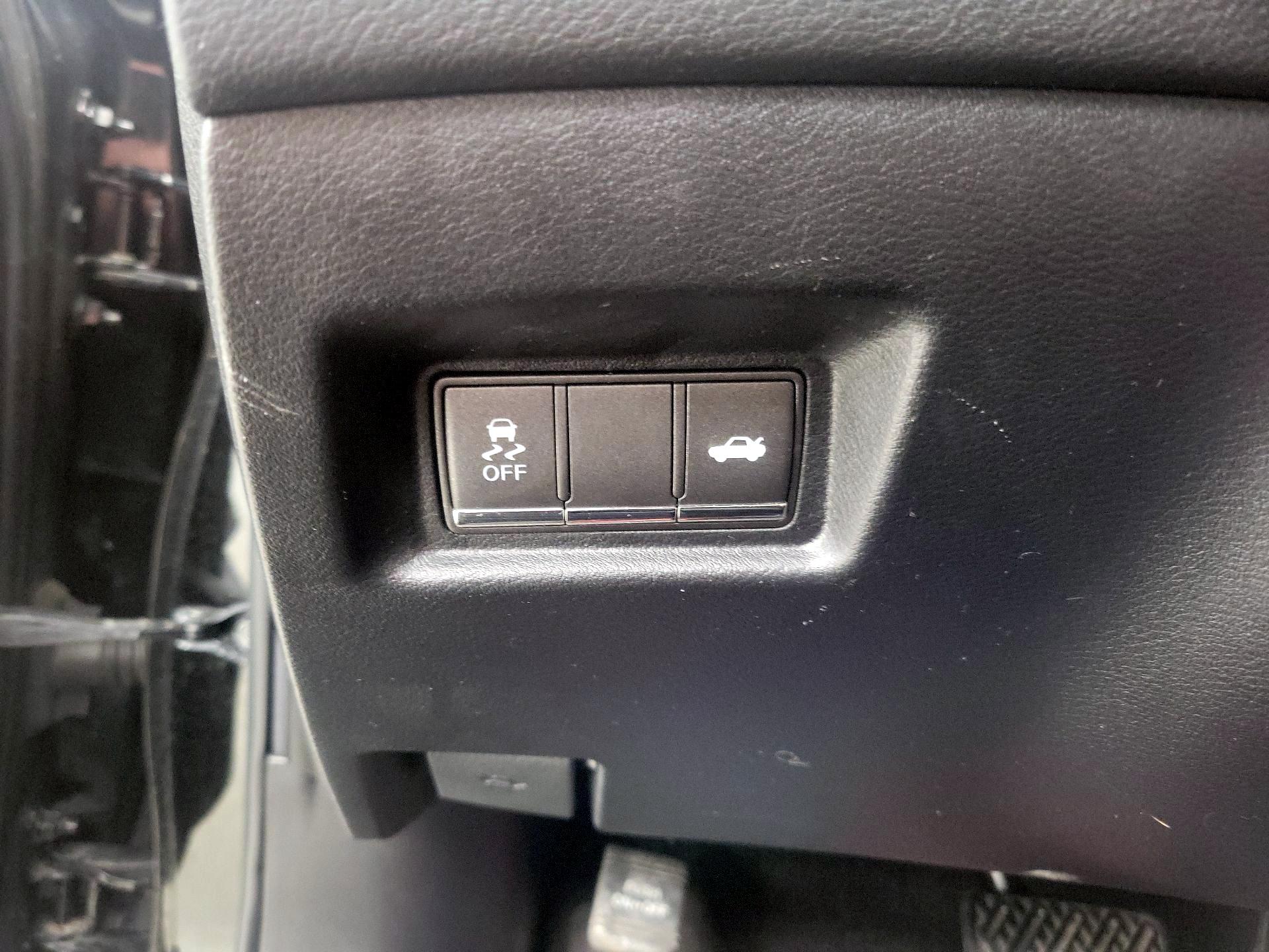 Thumbnail: 2015 INFINITI Q50 - 13