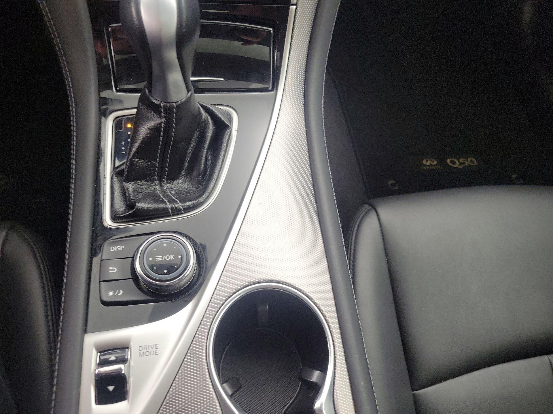 Thumbnail: 2015 INFINITI Q50 - 17