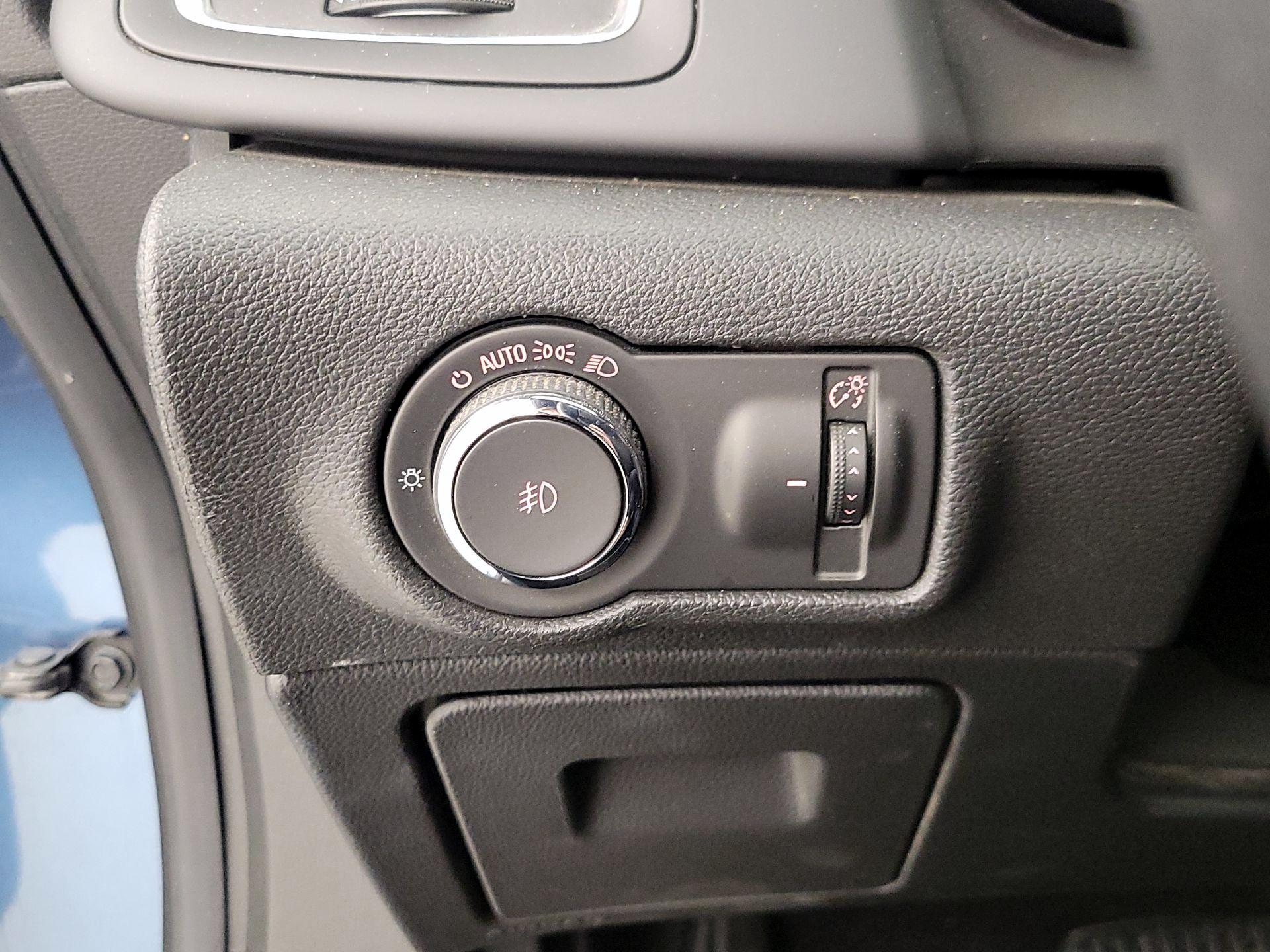 Thumbnail: 2016 Buick Cascada - 13