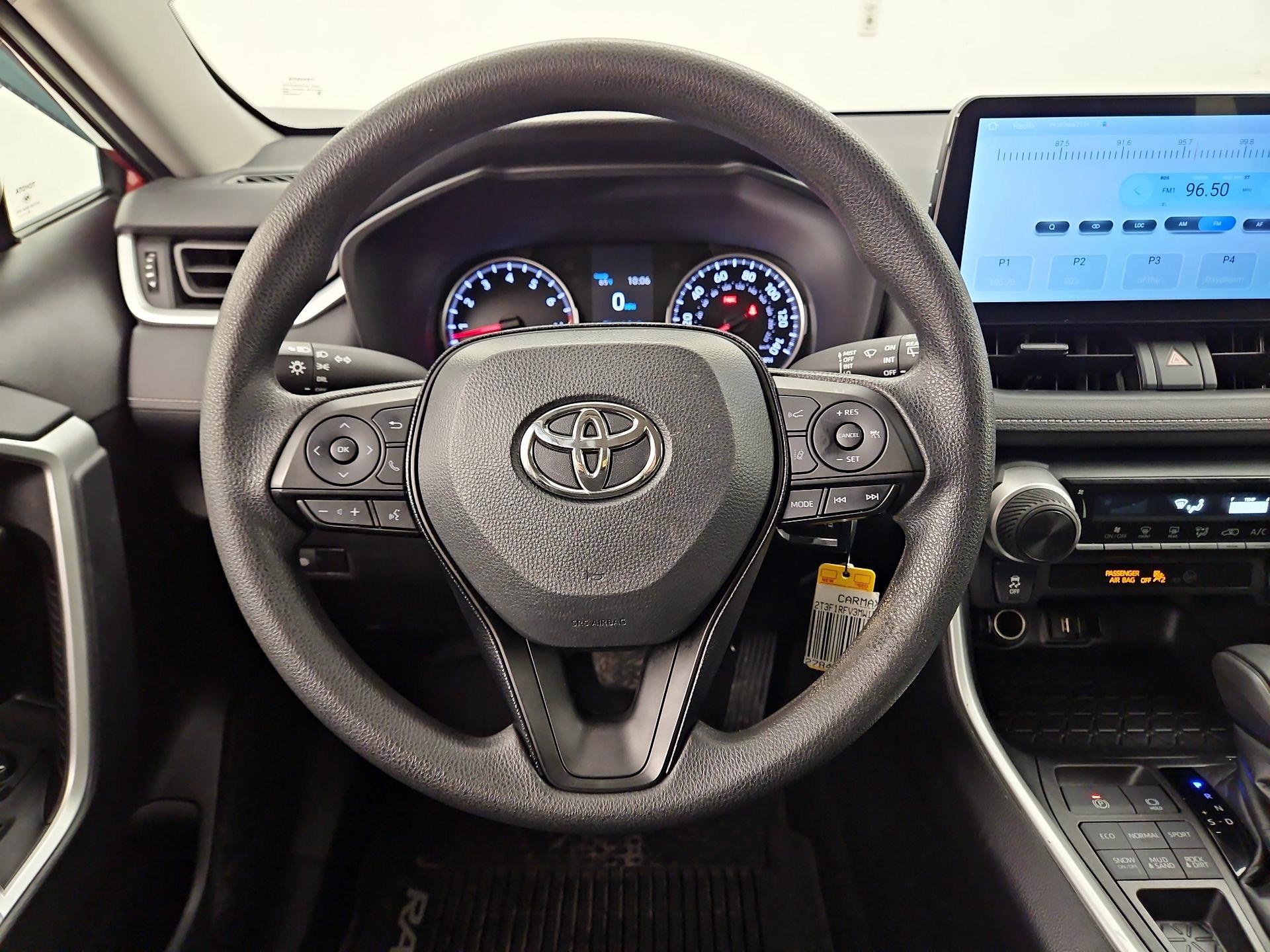 Thumbnail: 2021 Toyota RAV4 - 10