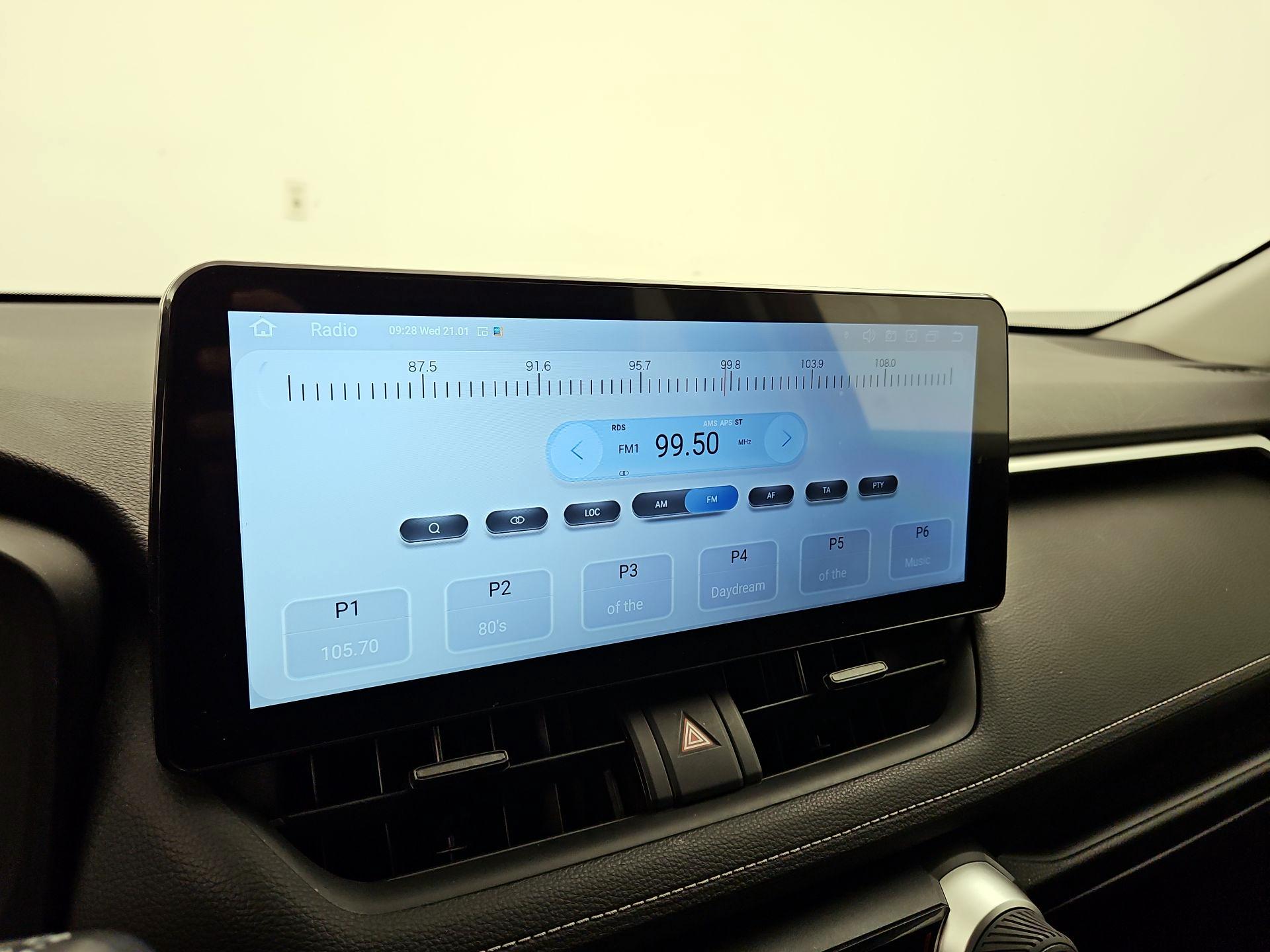 Thumbnail: 2021 Toyota RAV4 - 15