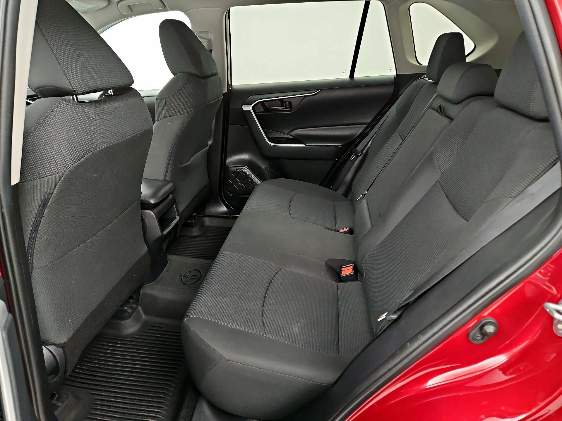 Thumbnail: 2021 Toyota RAV4 - 19