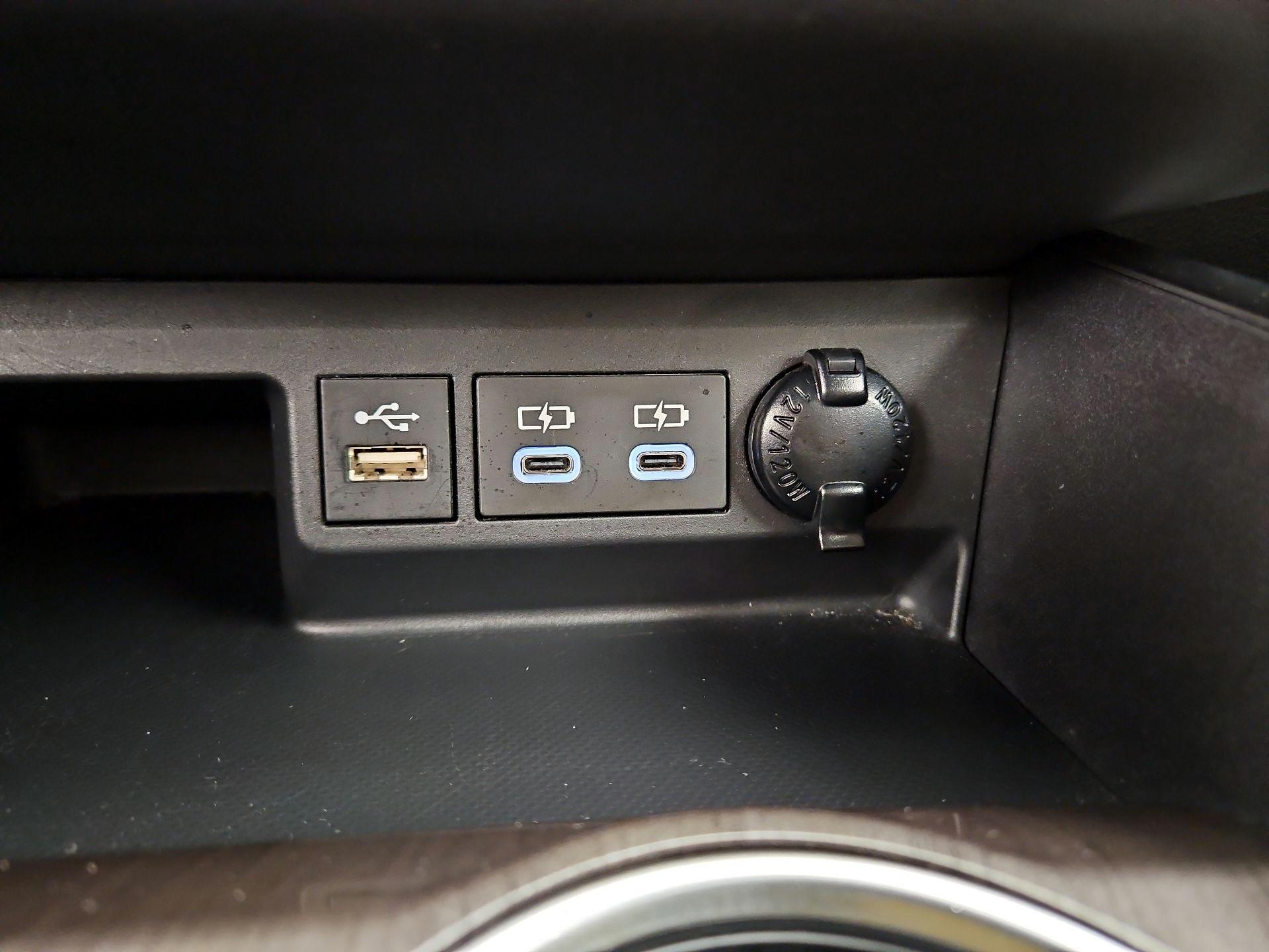 Thumbnail: 2023 Toyota Highlander - 18