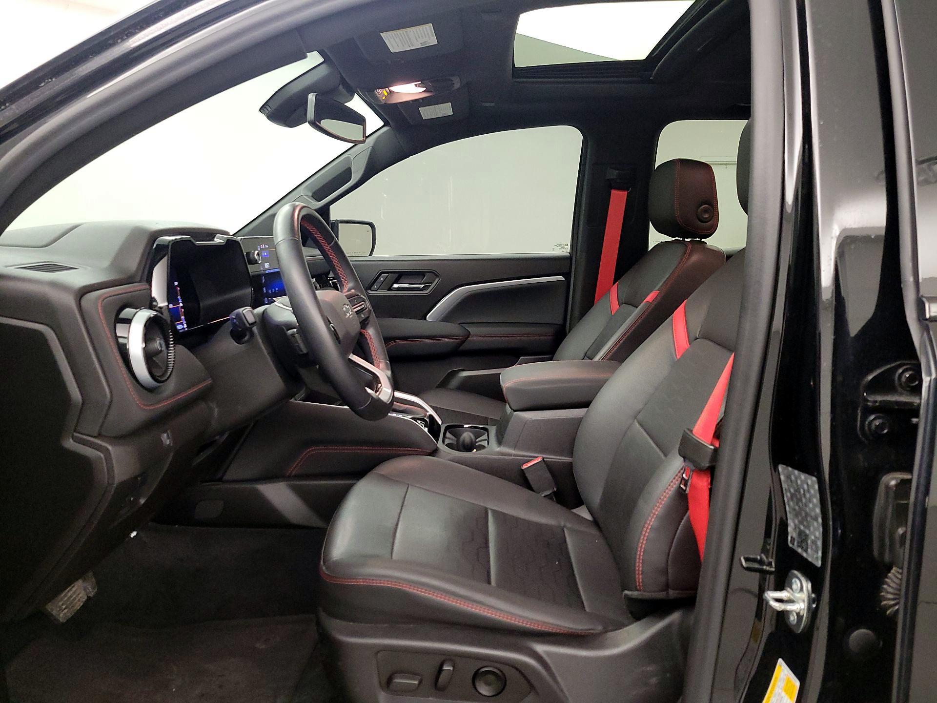 Thumbnail: 2023 Chevrolet Colorado - 11