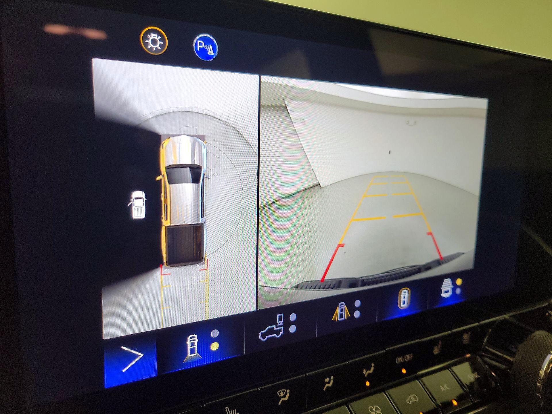 Thumbnail: 2023 Chevrolet Colorado - 14