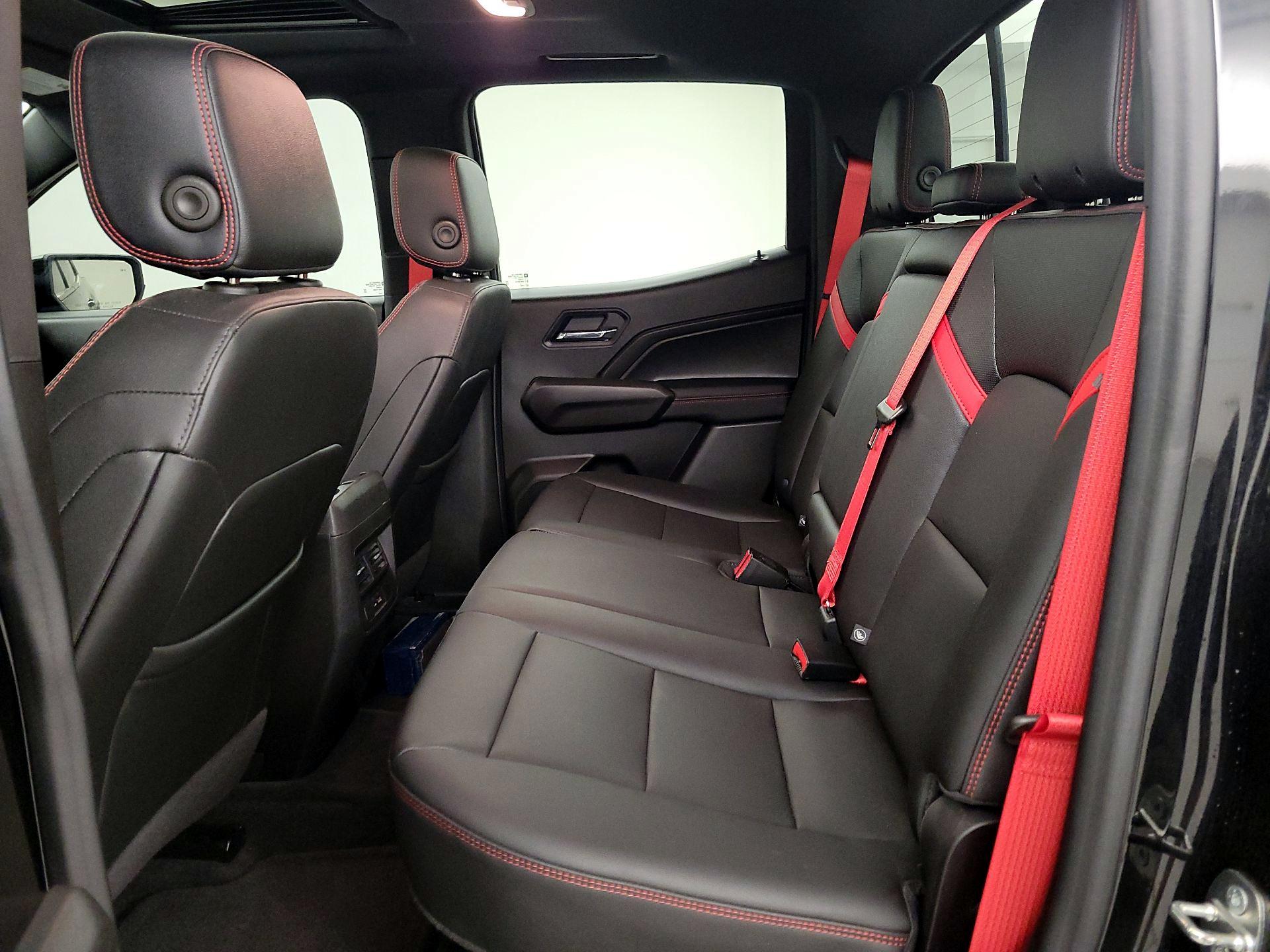 Thumbnail: 2023 Chevrolet Colorado - 20