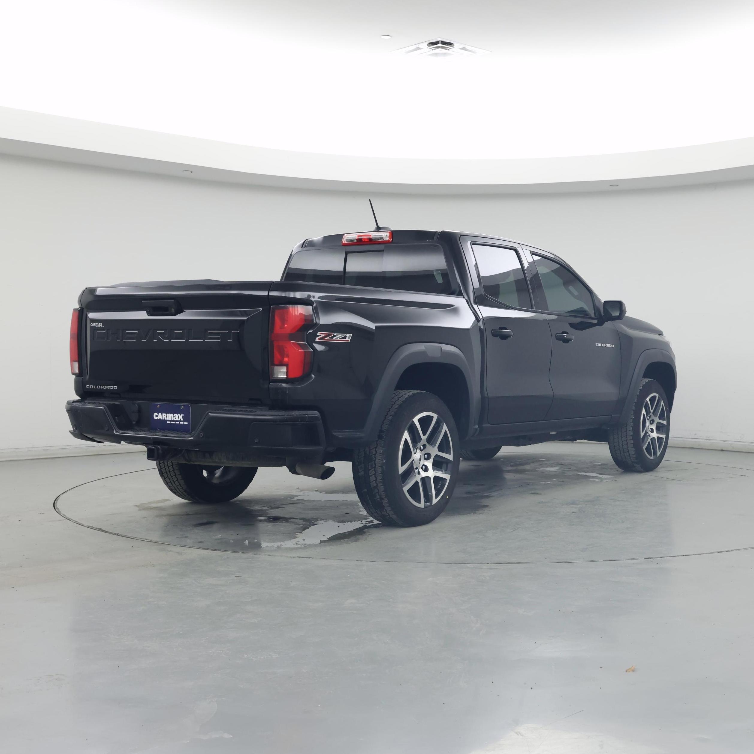 Thumbnail: 2023 Chevrolet Colorado - 8