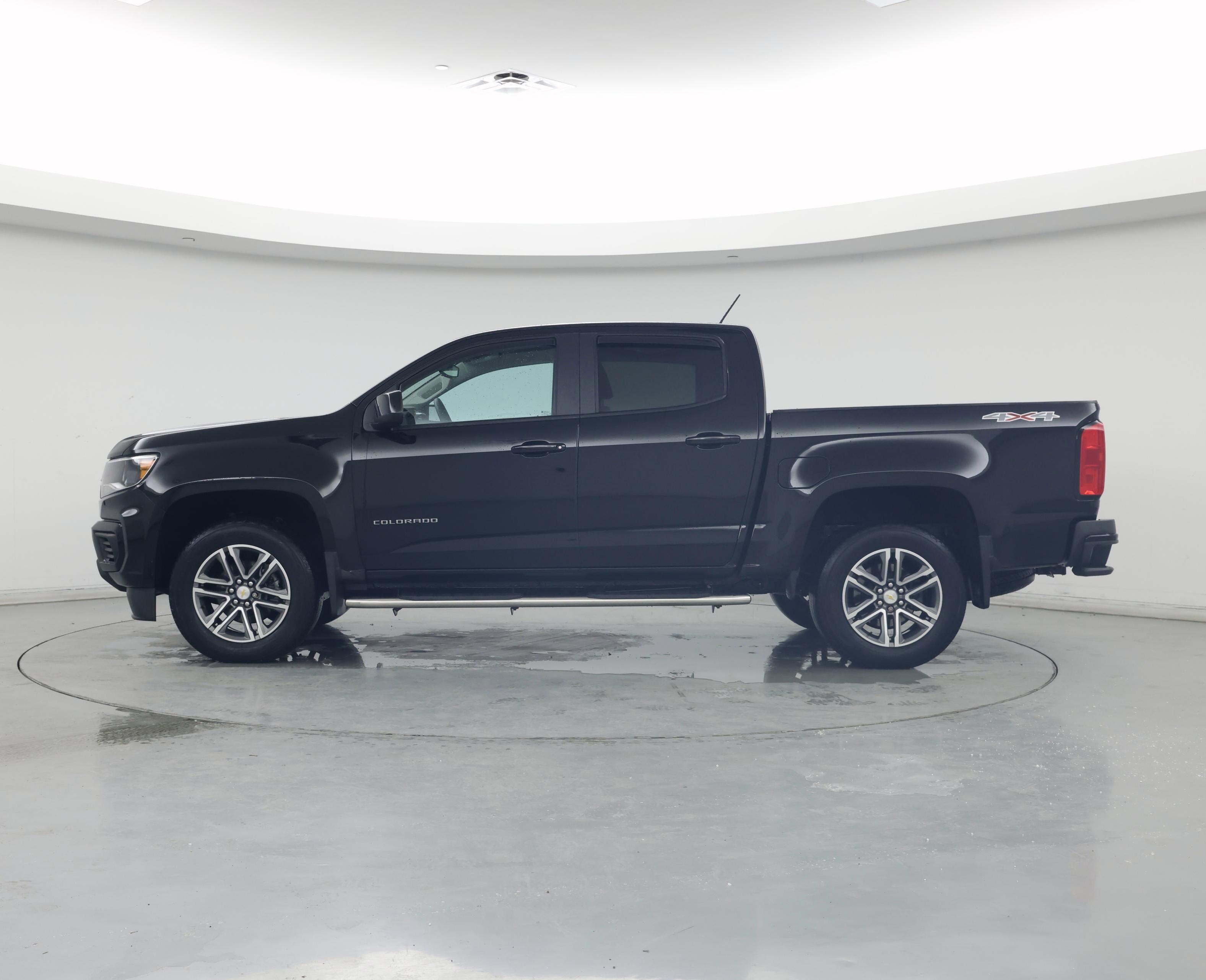 Thumbnail: 2021 Chevrolet Colorado - 3