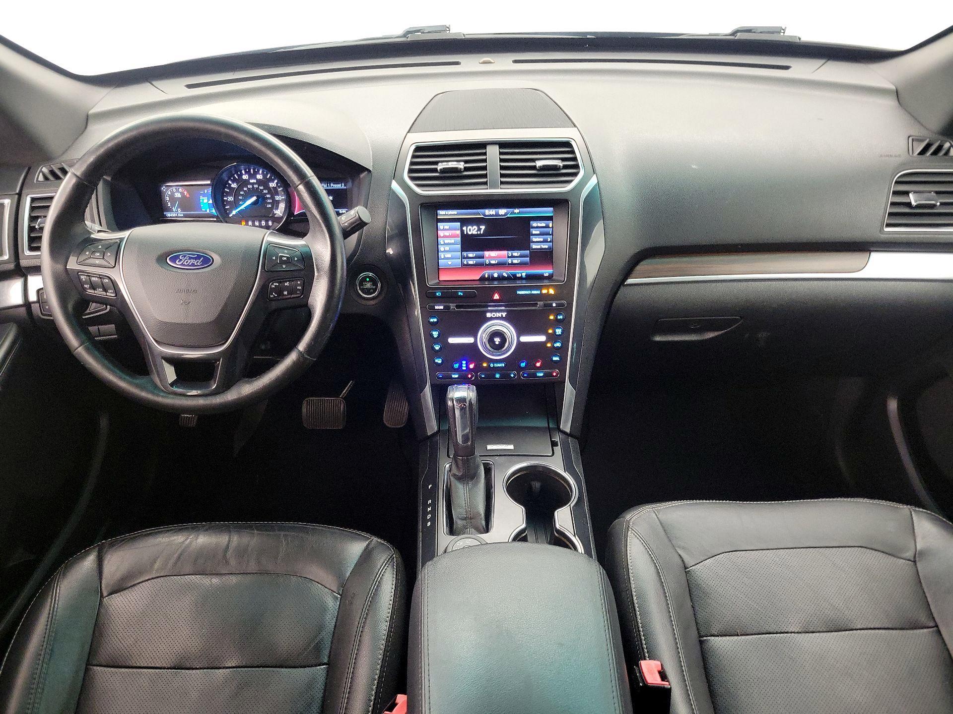 Thumbnail: 2016 Ford Explorer - 9