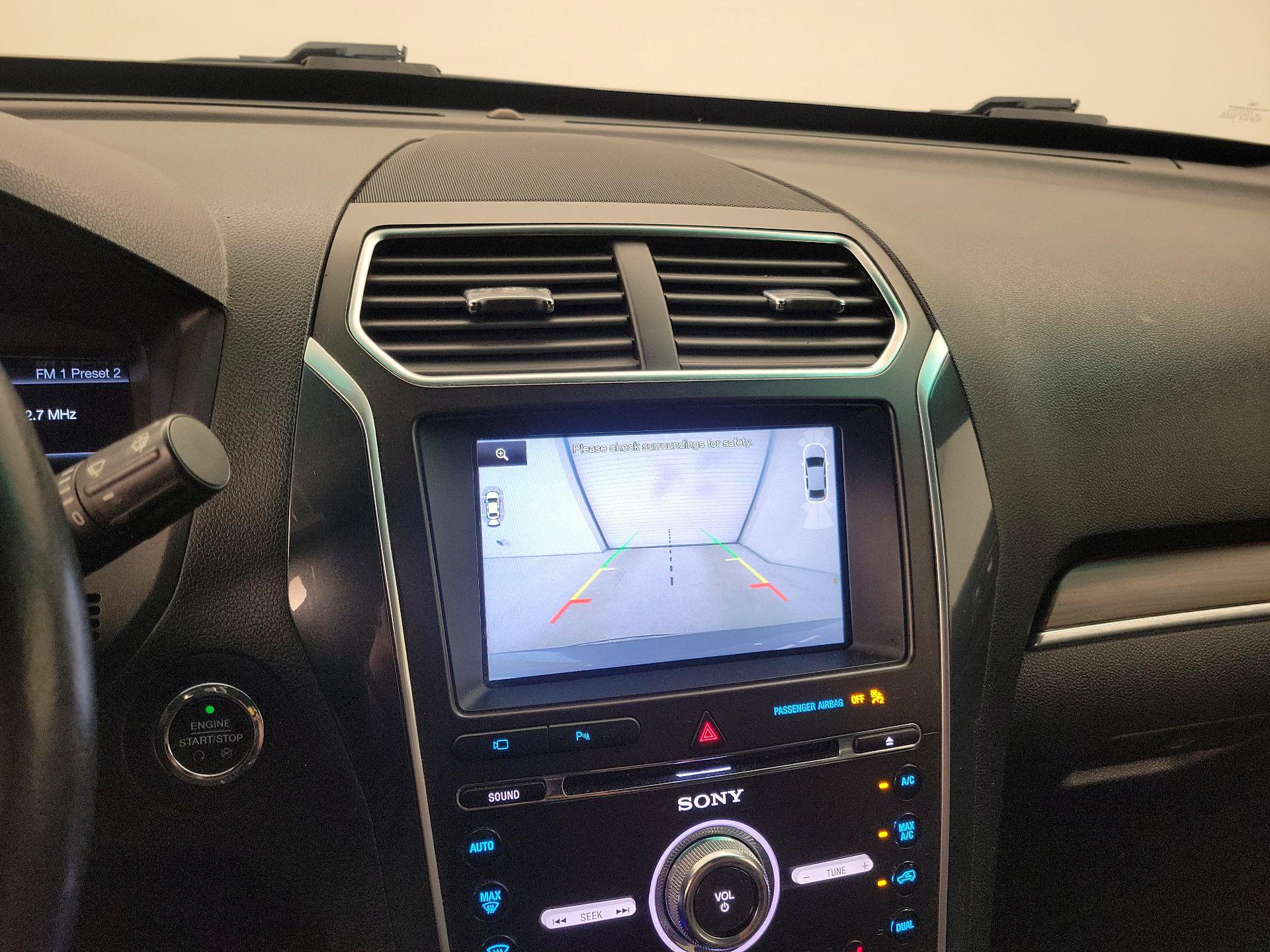 Thumbnail: 2016 Ford Explorer - 14