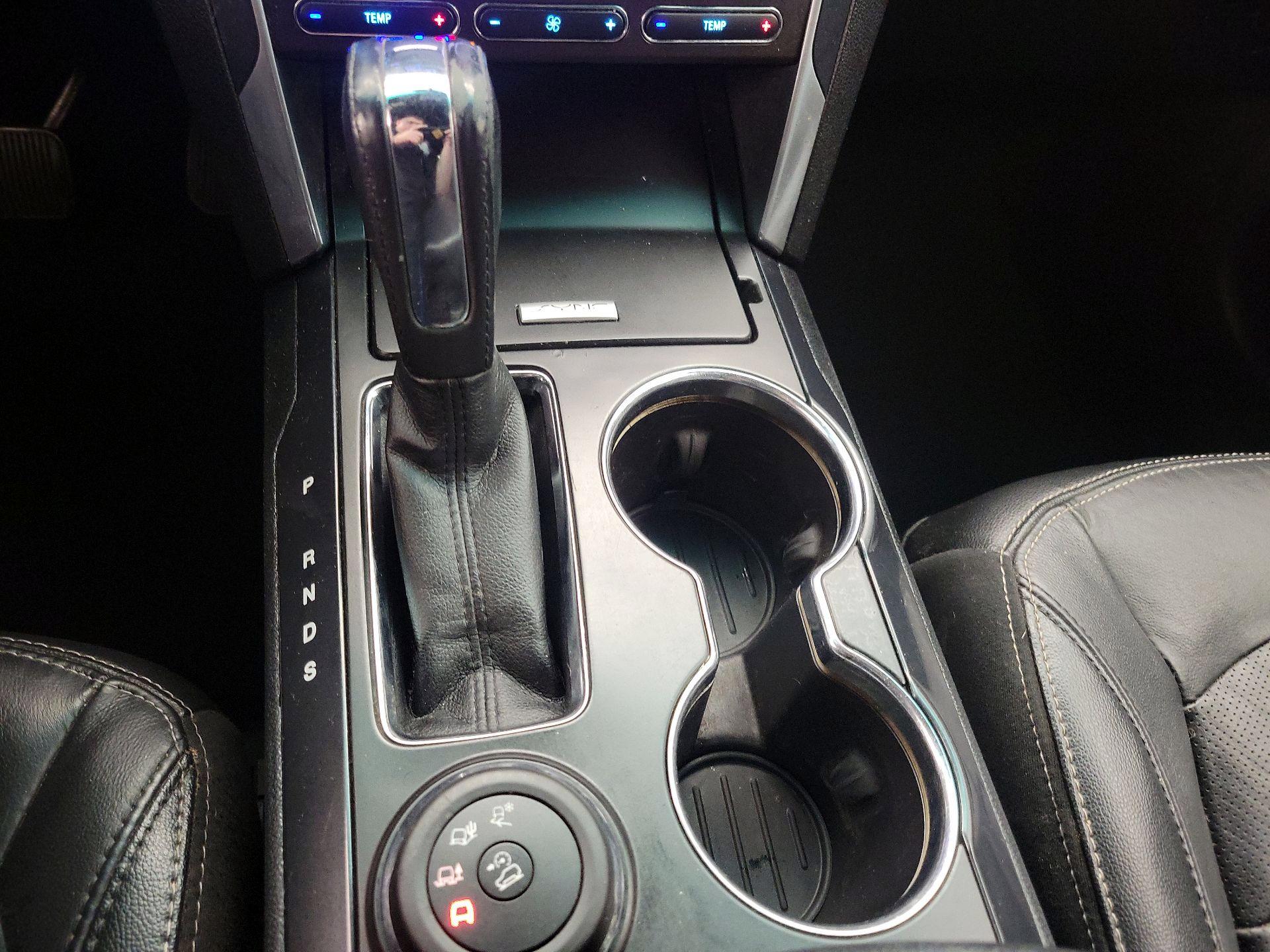 Thumbnail: 2016 Ford Explorer - 17