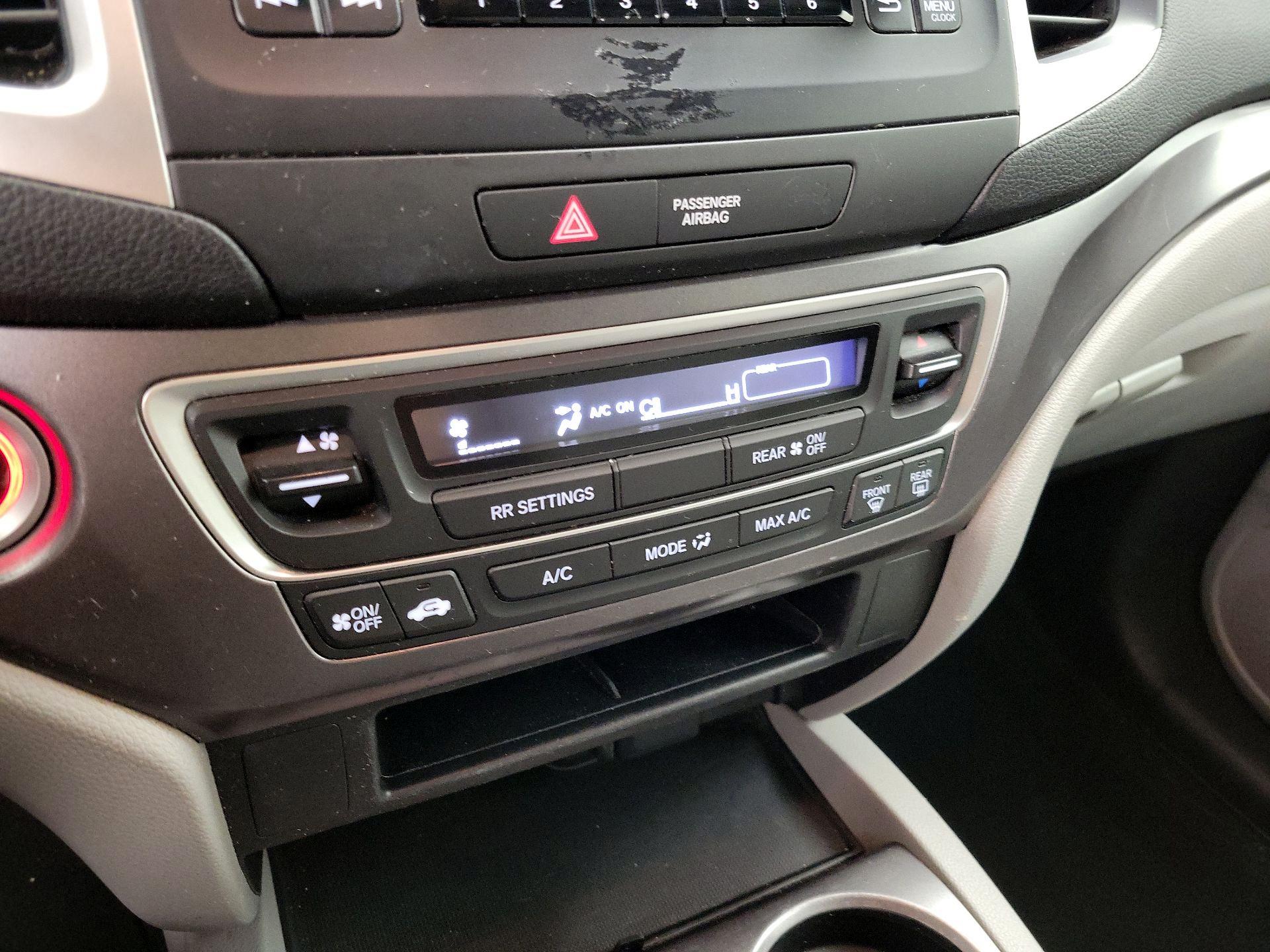 Thumbnail: 2018 Honda Pilot - 16