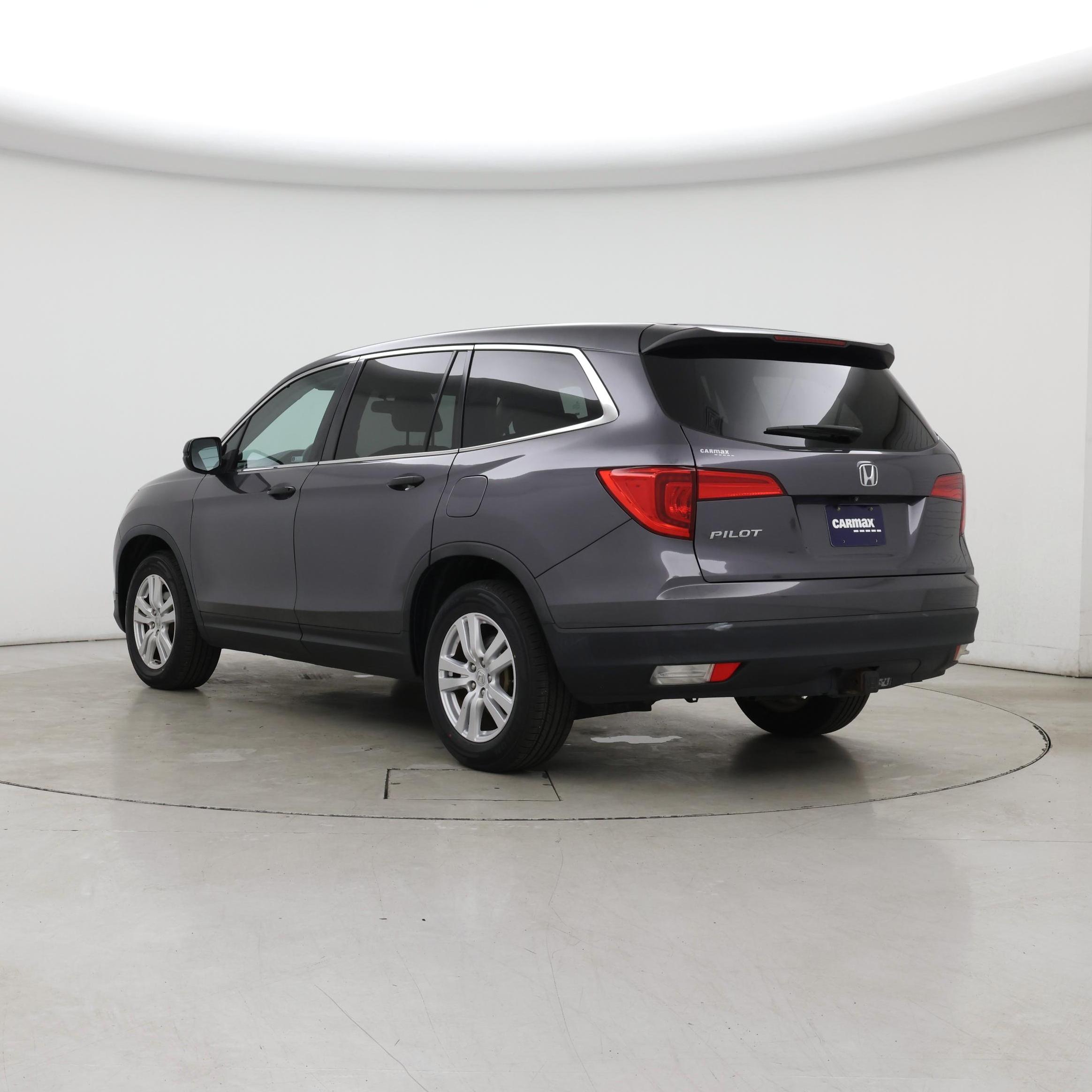 Thumbnail: 2018 Honda Pilot - 2