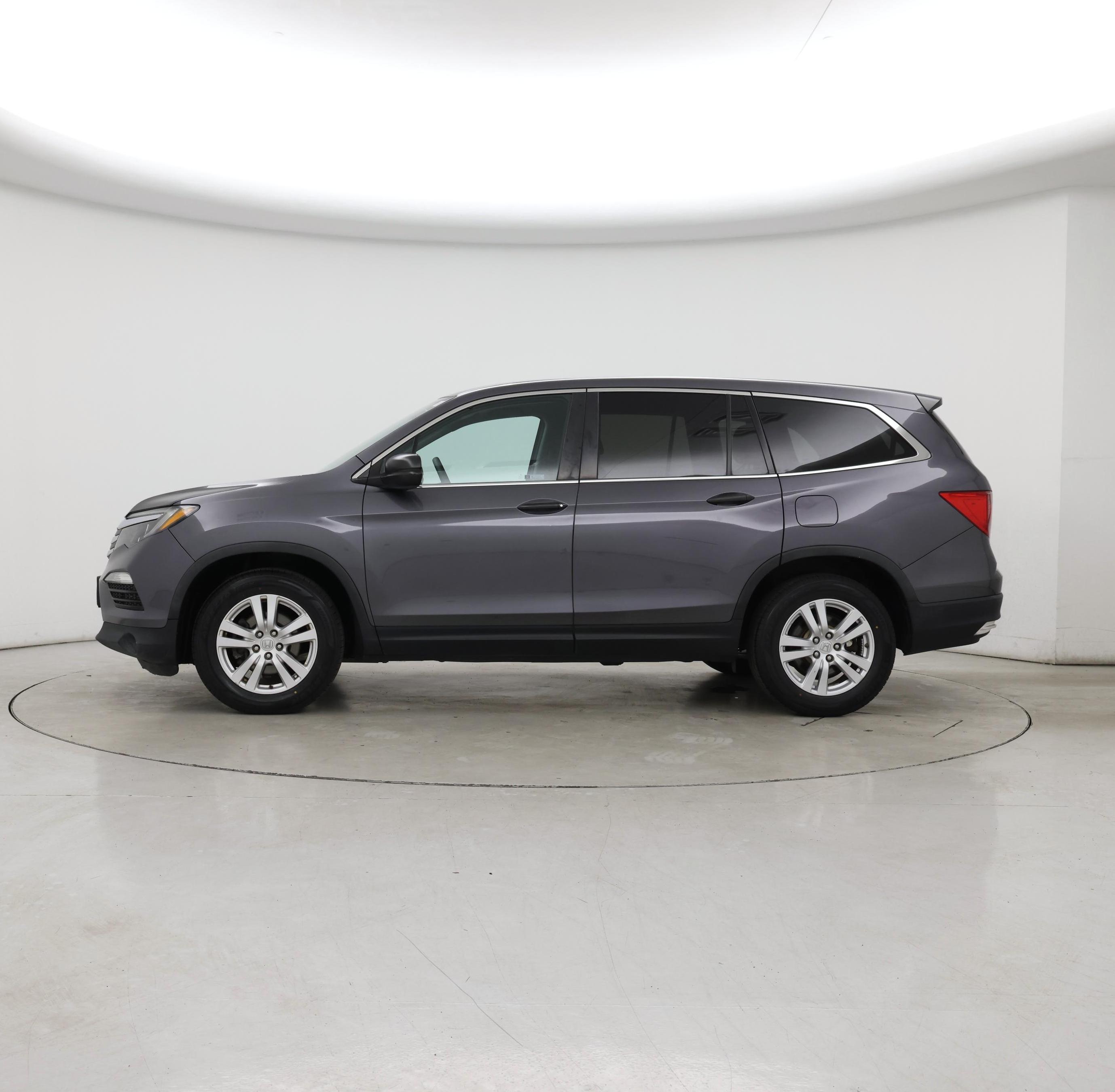 Thumbnail: 2018 Honda Pilot - 3