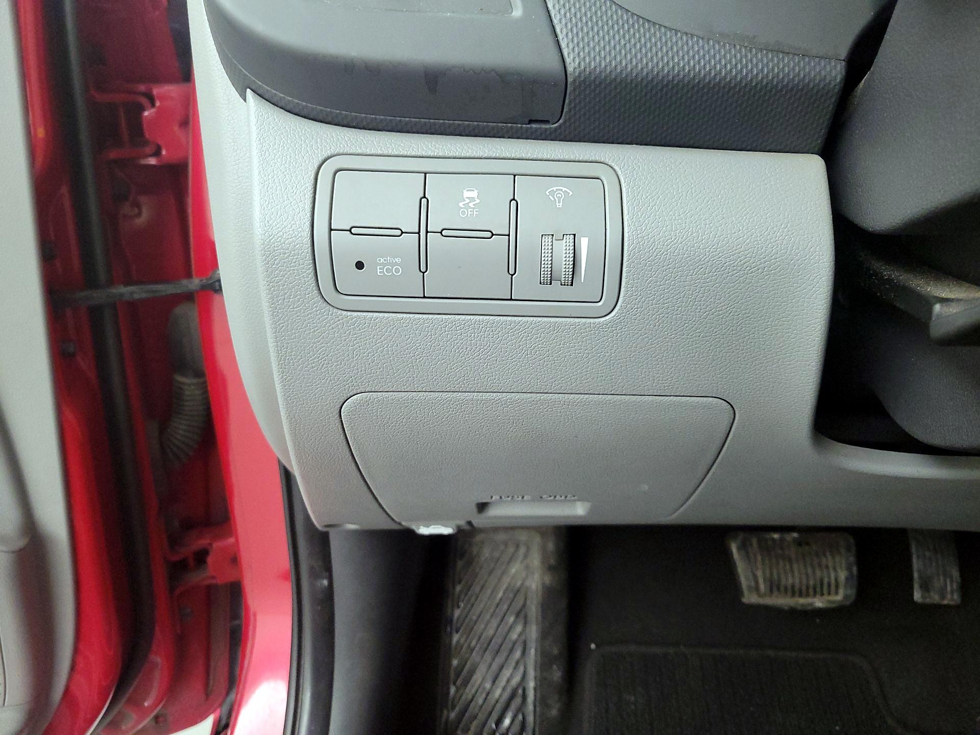 Thumbnail: 2016 Hyundai Accent - 13