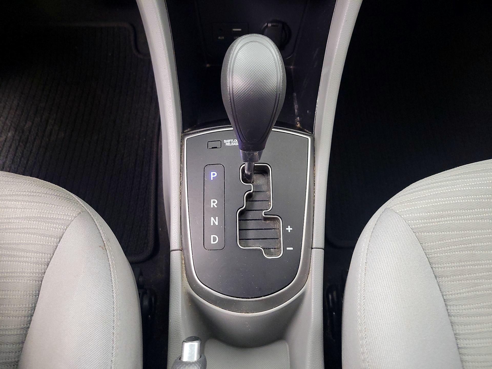 Thumbnail: 2016 Hyundai Accent - 16