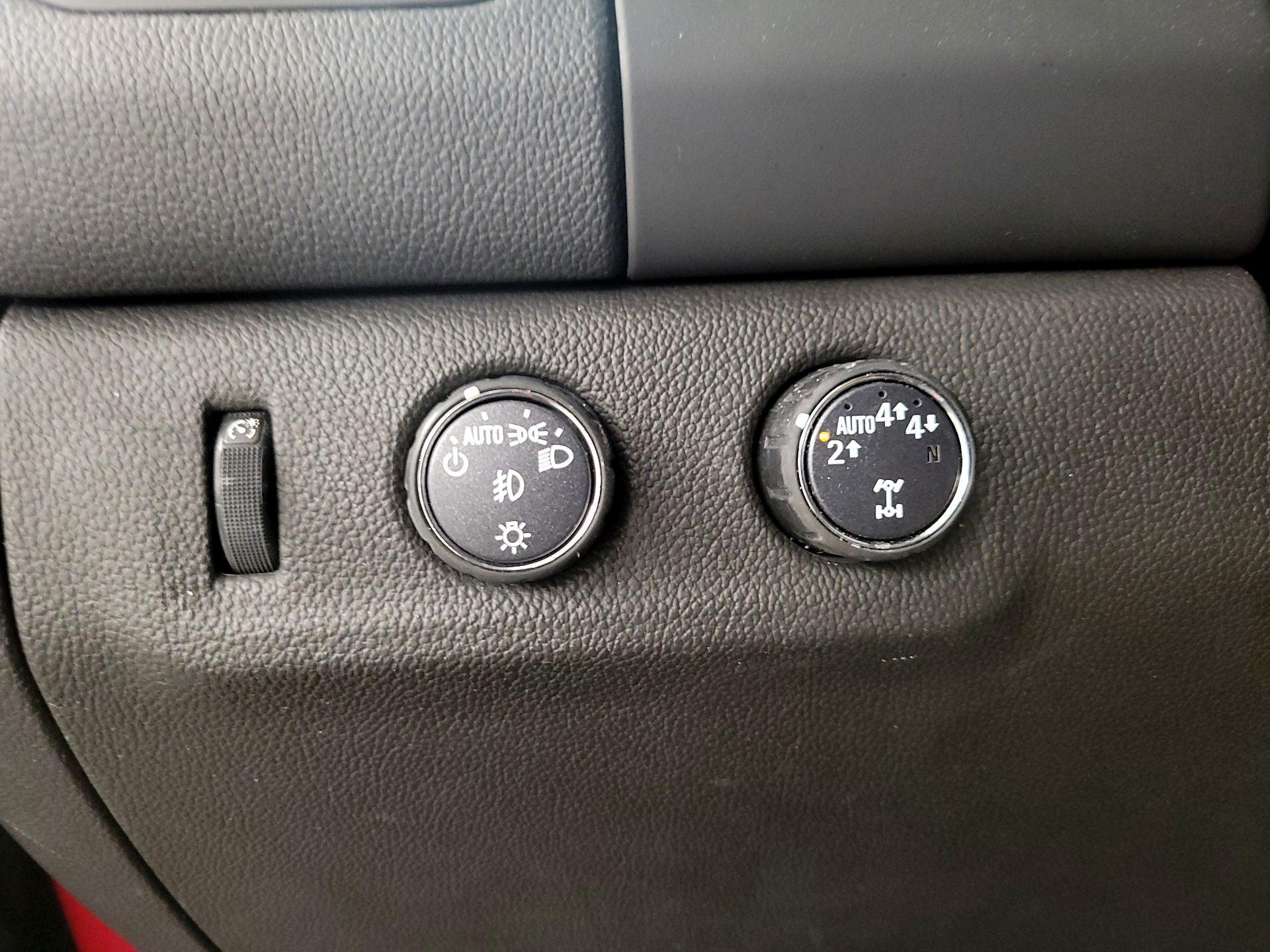 Thumbnail: 2021 Chevrolet Colorado - 13