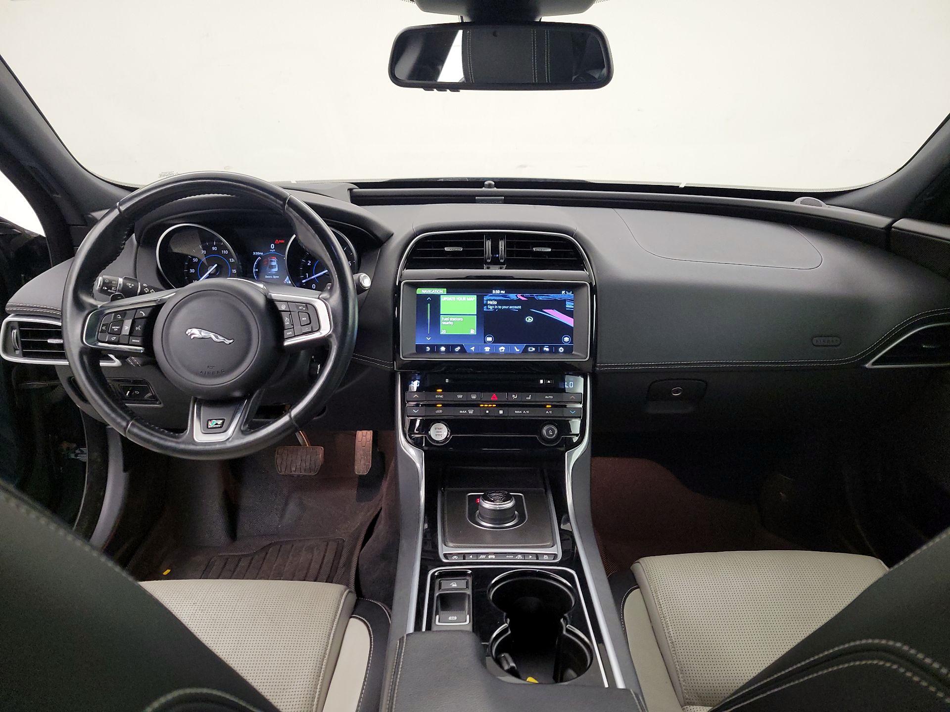 Thumbnail: 2017 Jaguar XE - 9