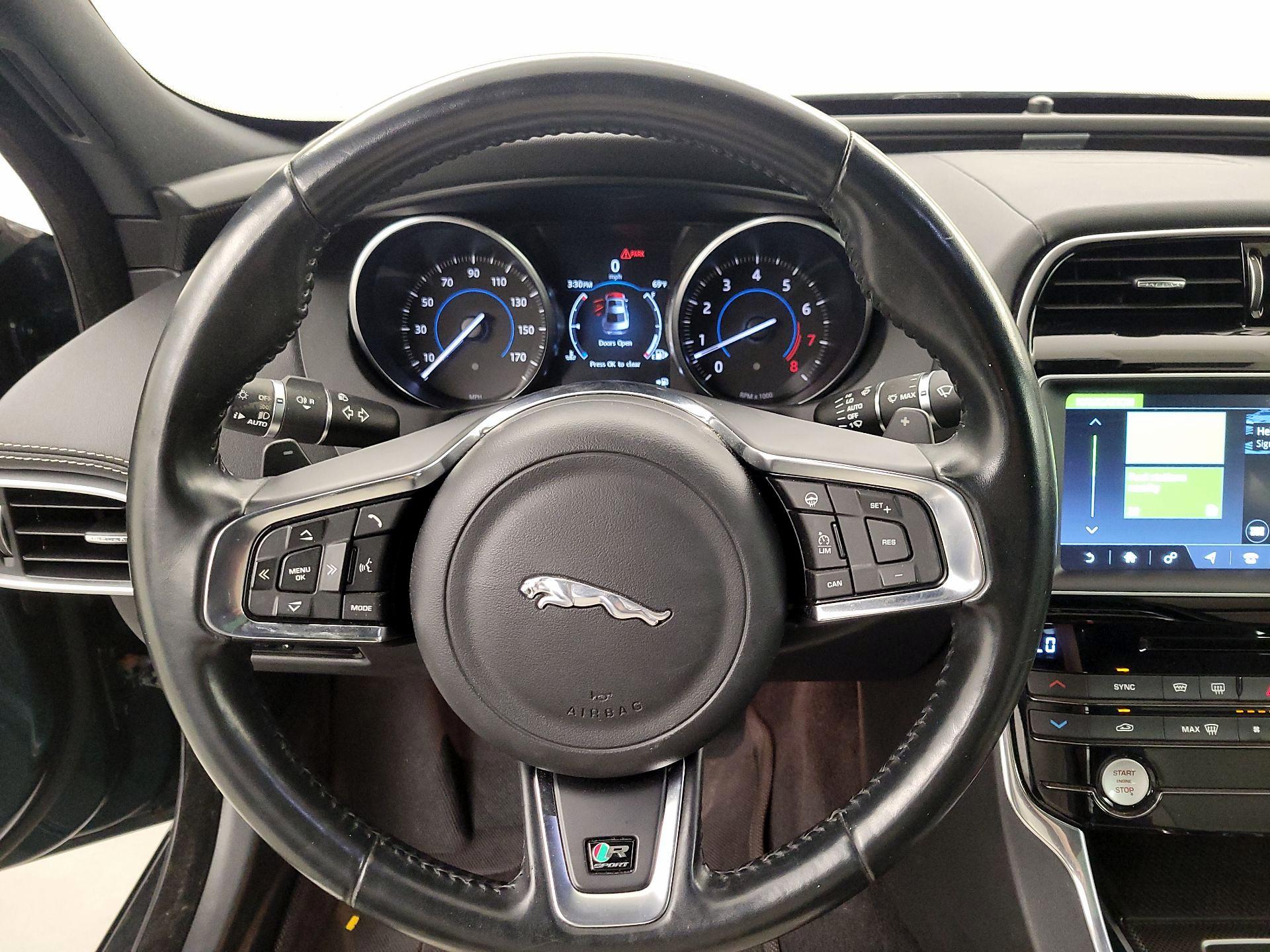 Thumbnail: 2017 Jaguar XE - 10