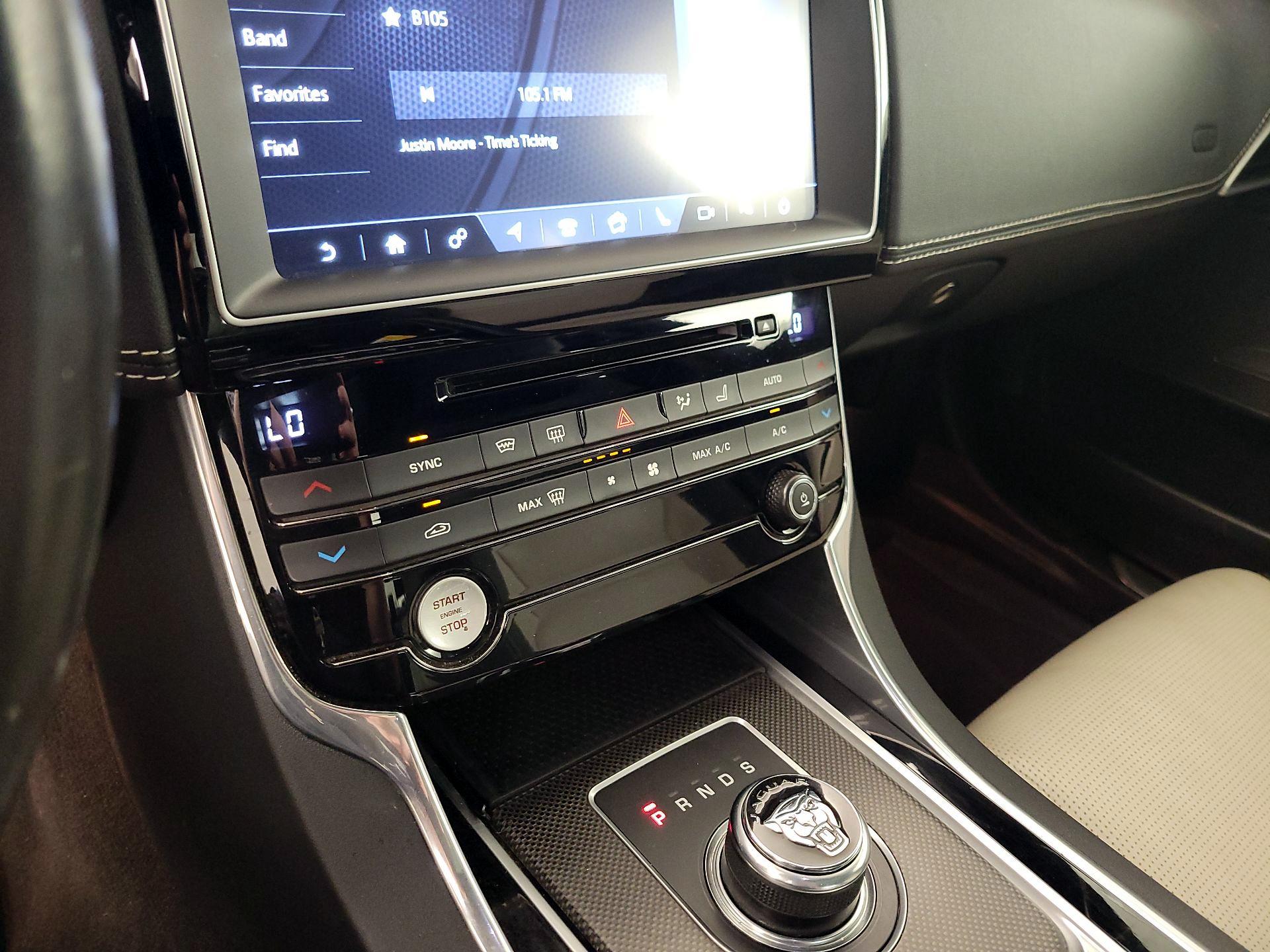 Thumbnail: 2017 Jaguar XE - 17