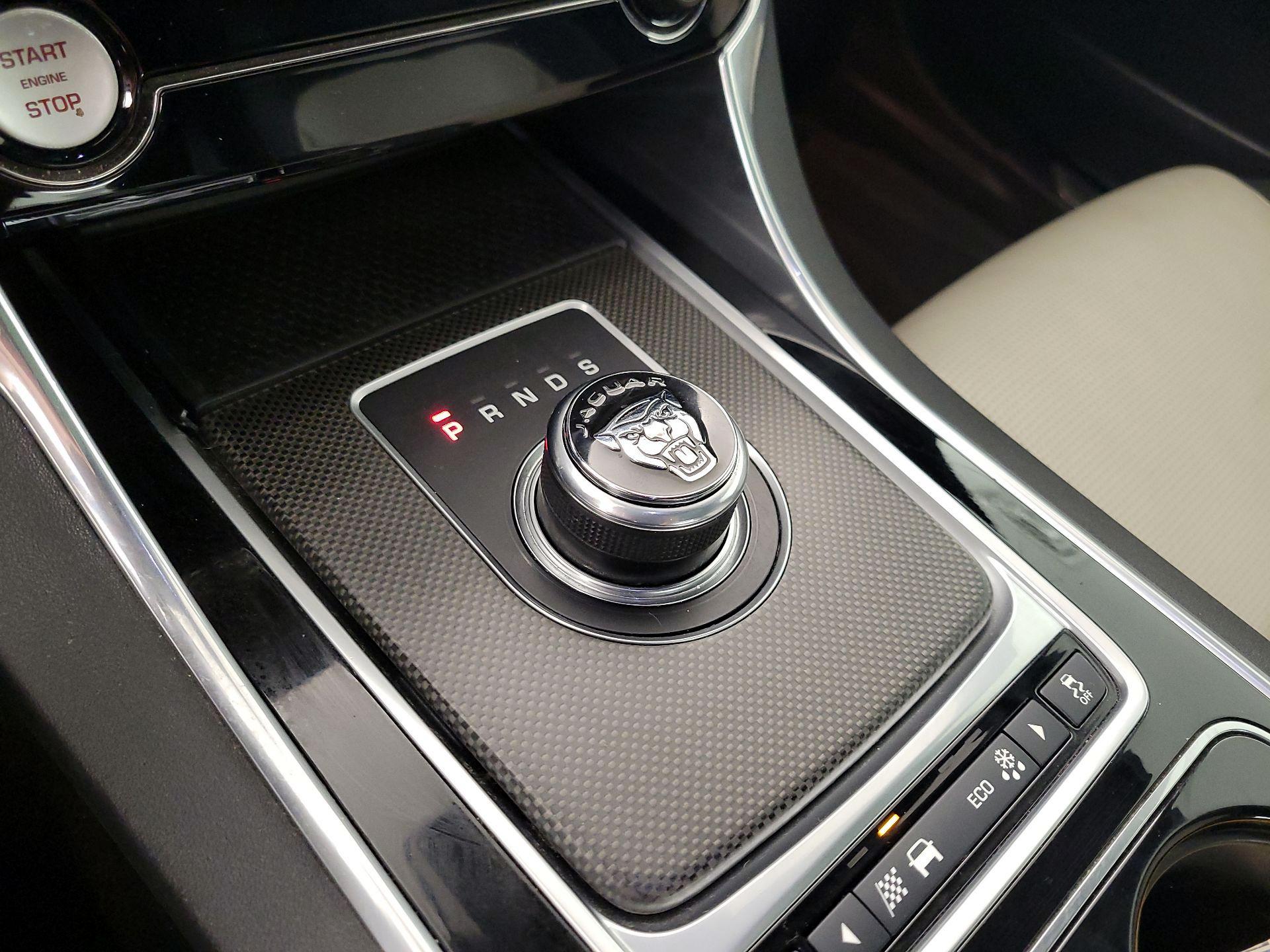 Thumbnail: 2017 Jaguar XE - 18