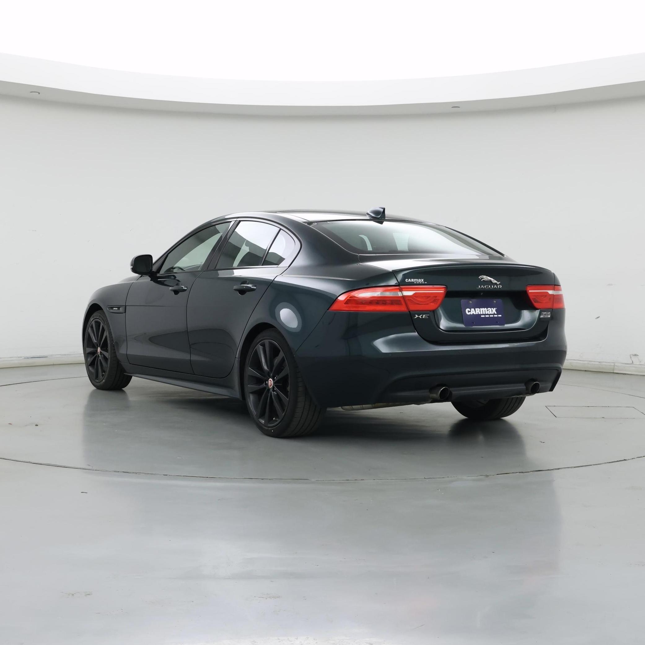 Thumbnail: 2017 Jaguar XE - 2