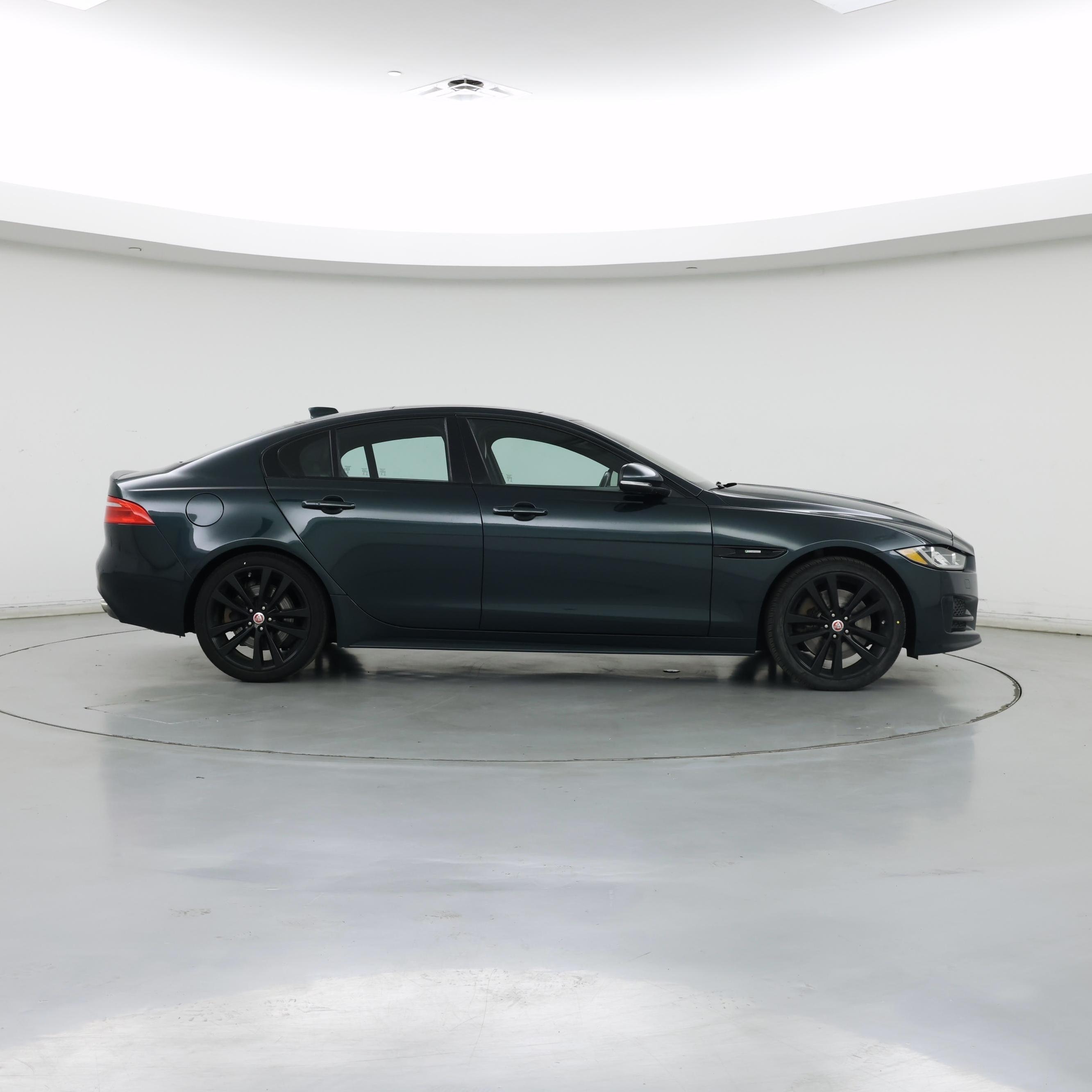 Thumbnail: 2017 Jaguar XE - 7