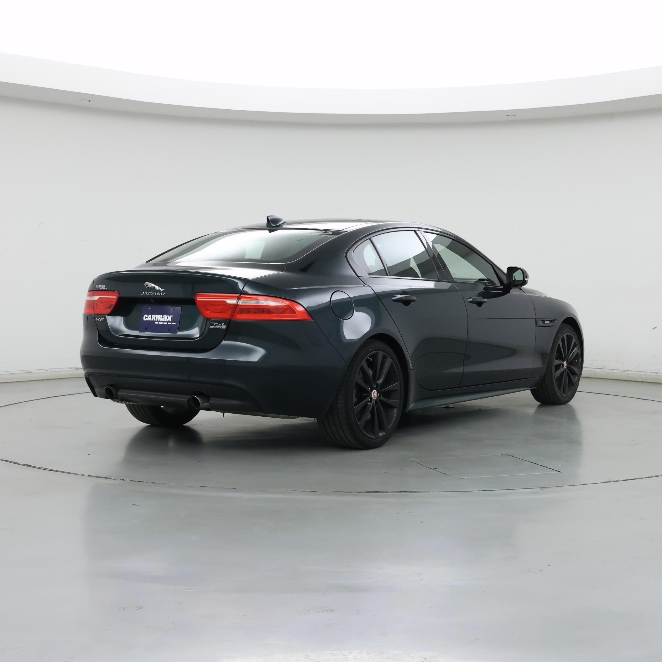 Thumbnail: 2017 Jaguar XE - 8