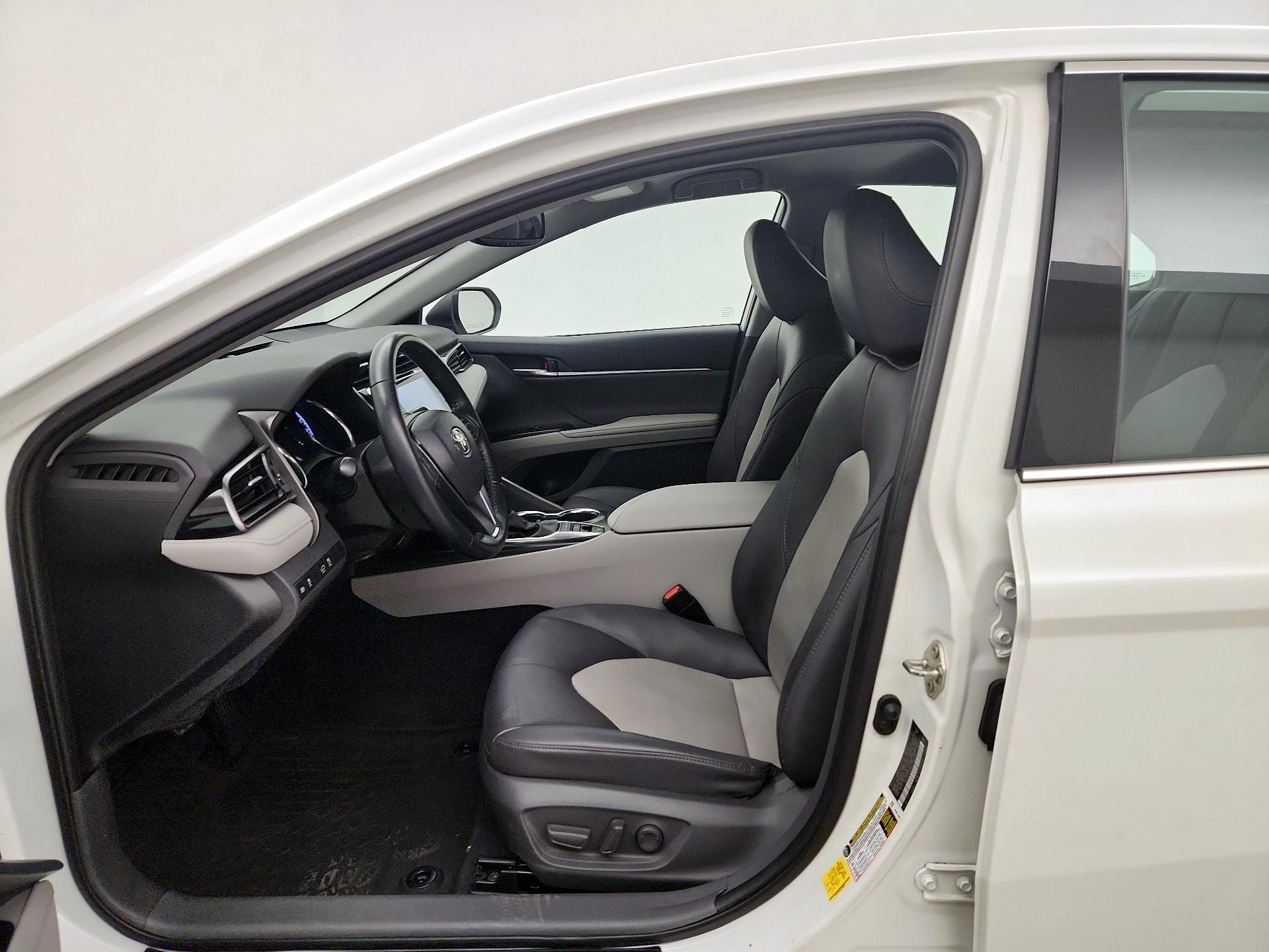 Thumbnail: 2020 Toyota Camry - 11