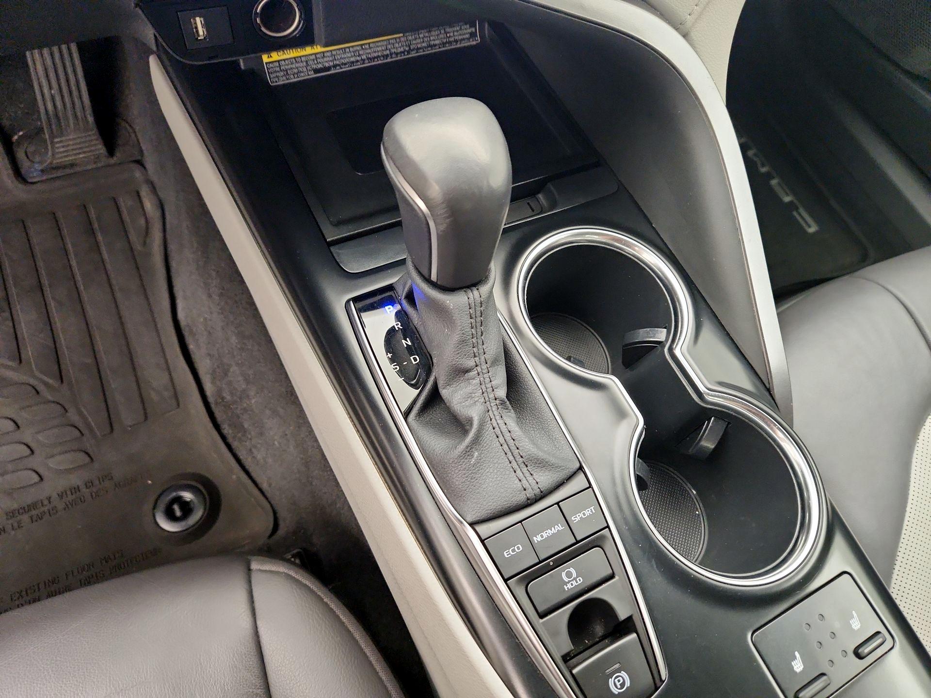 Thumbnail: 2020 Toyota Camry - 17