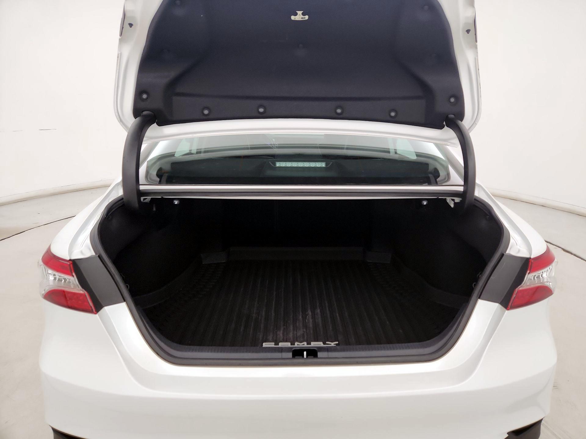 Thumbnail: 2020 Toyota Camry - 20