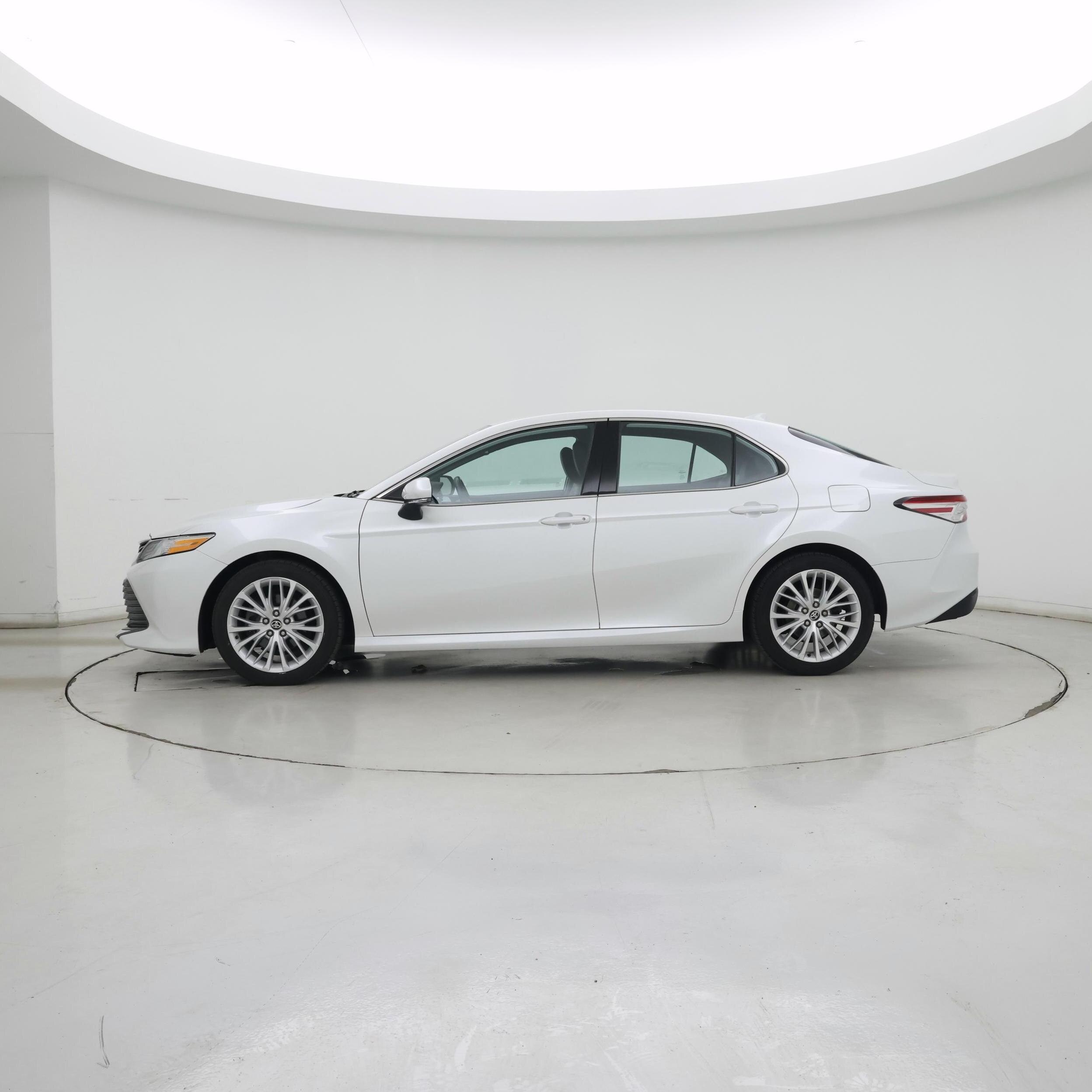 Thumbnail: 2020 Toyota Camry - 3