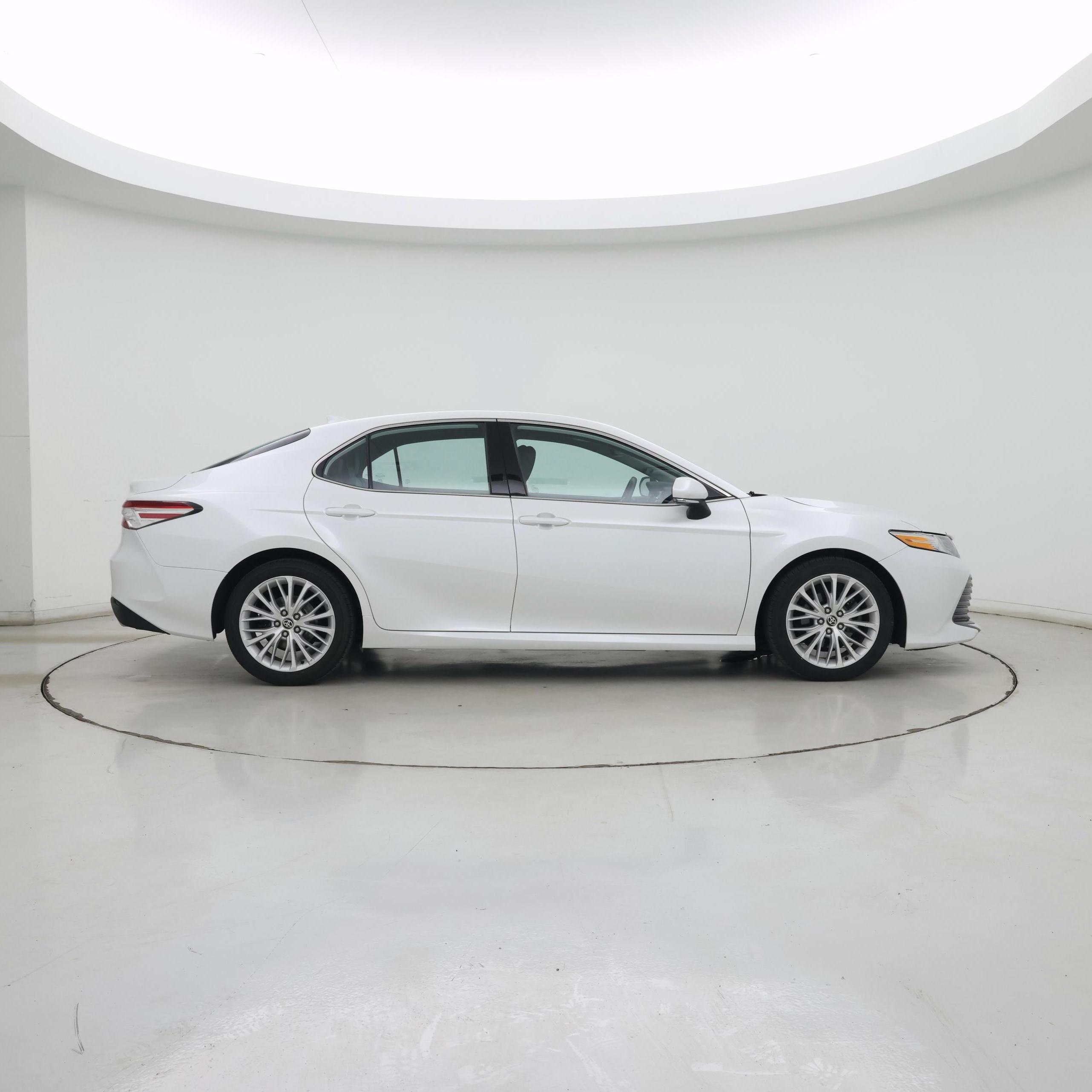 Thumbnail: 2020 Toyota Camry - 7