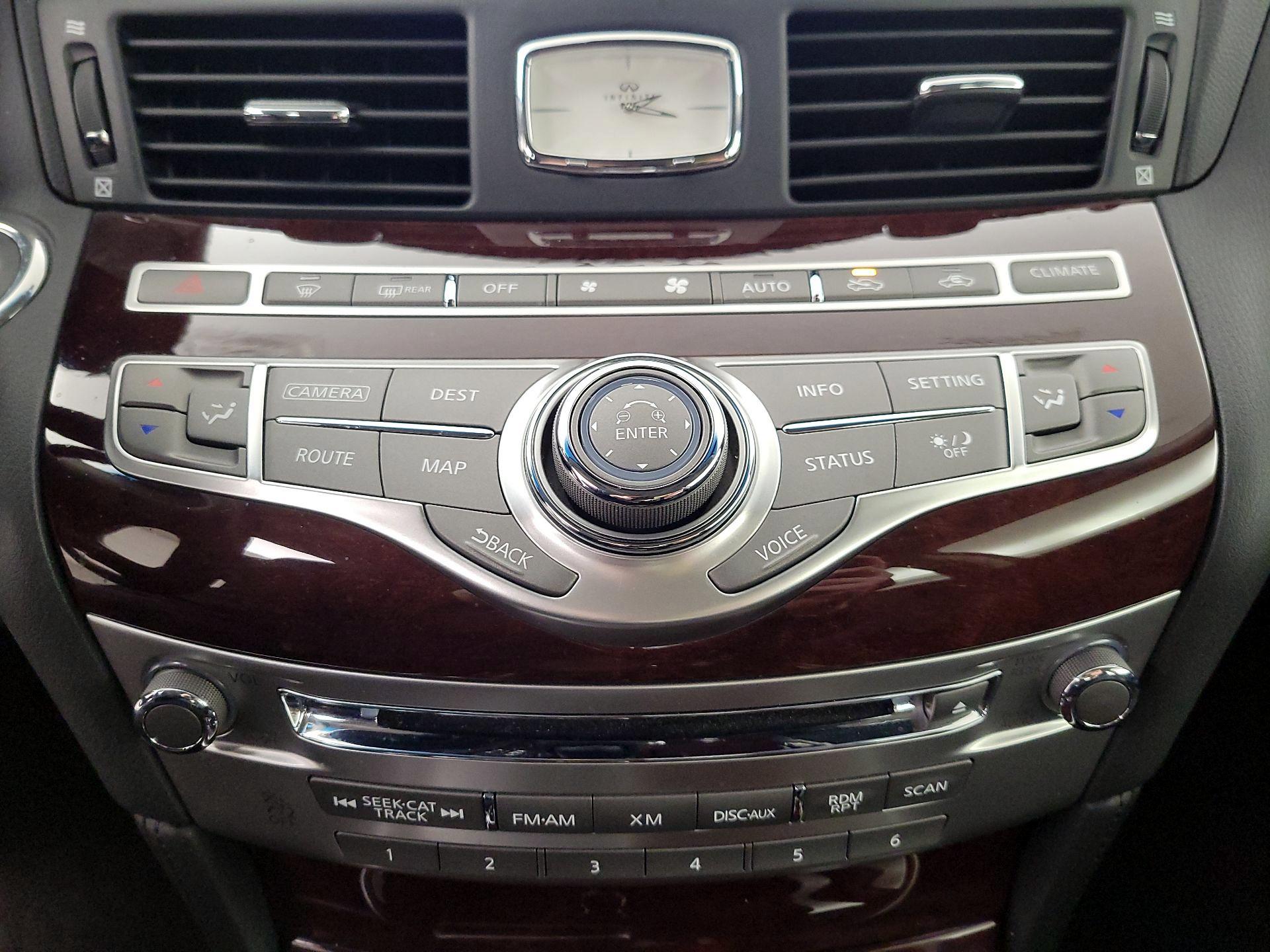 Thumbnail: 2015 INFINITI Q70 - 17