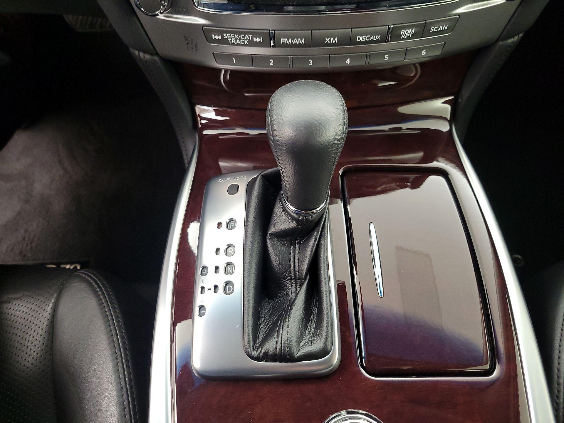 Thumbnail: 2015 INFINITI Q70 - 18