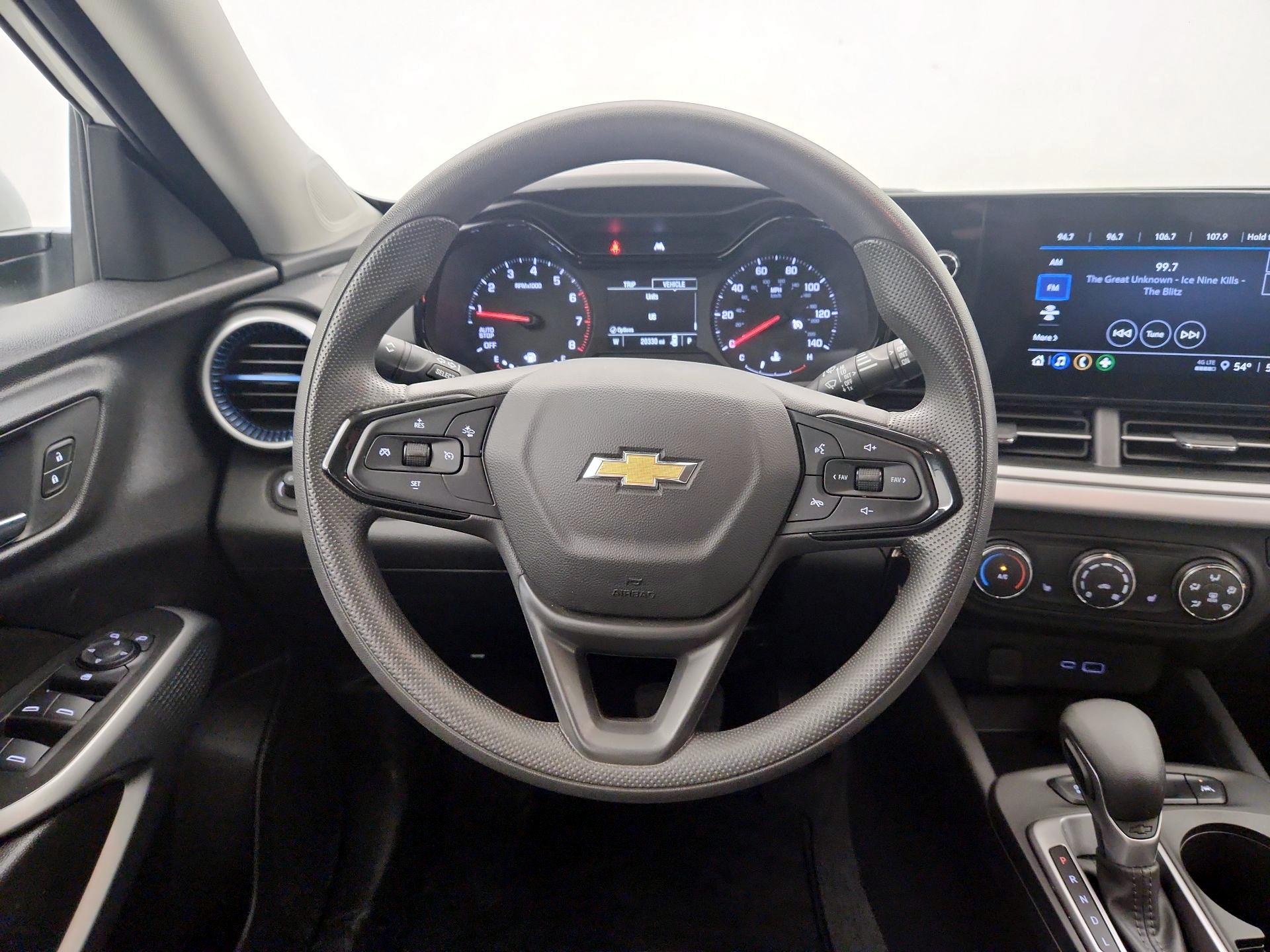 Thumbnail: 2025 Chevrolet Trax - 10