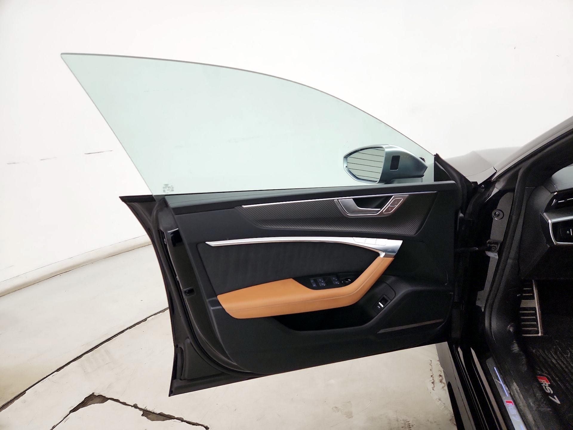 Thumbnail: 2022 Audi RS 7 - 12