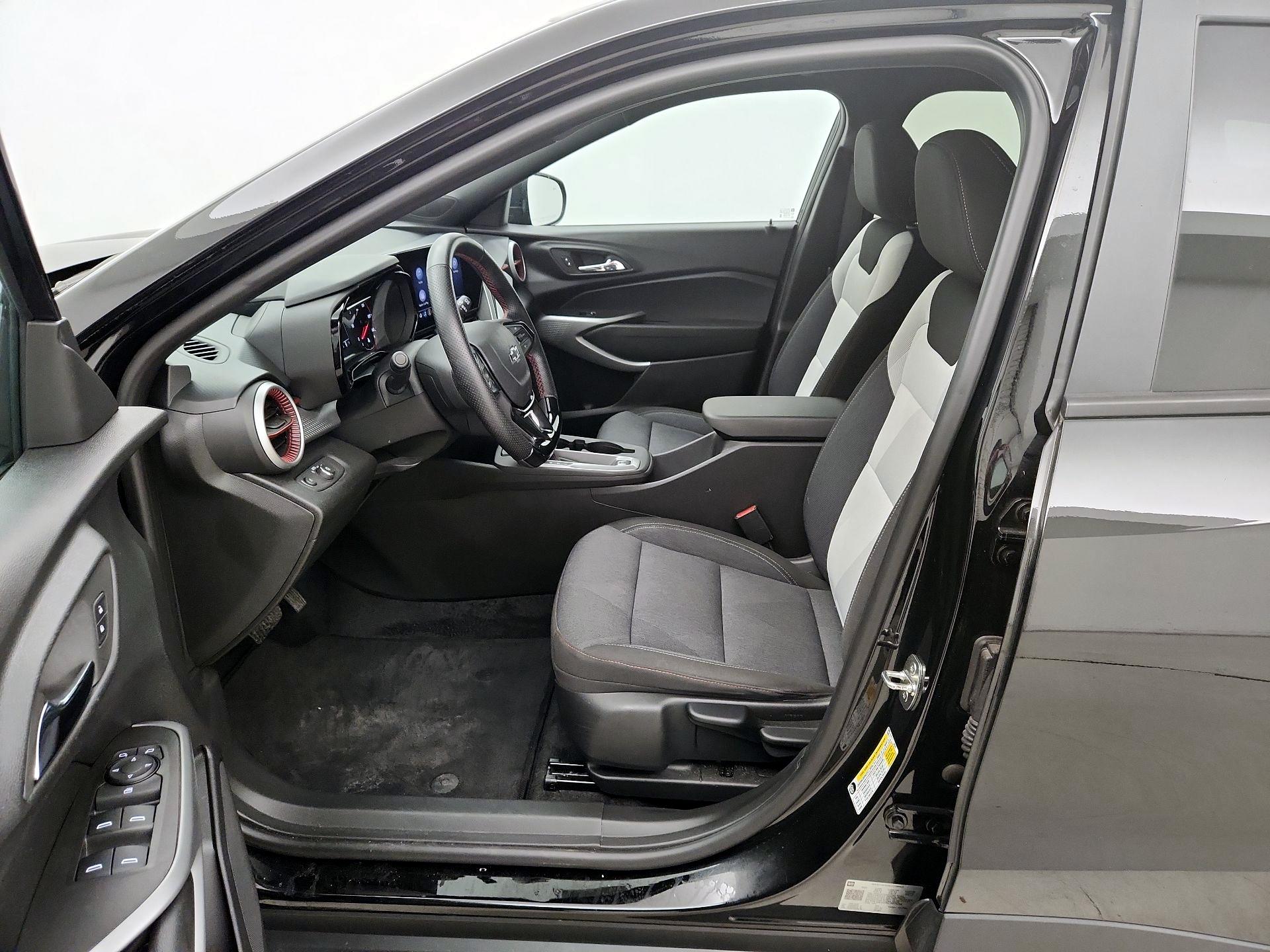 Thumbnail: 2024 Chevrolet Trax - 11