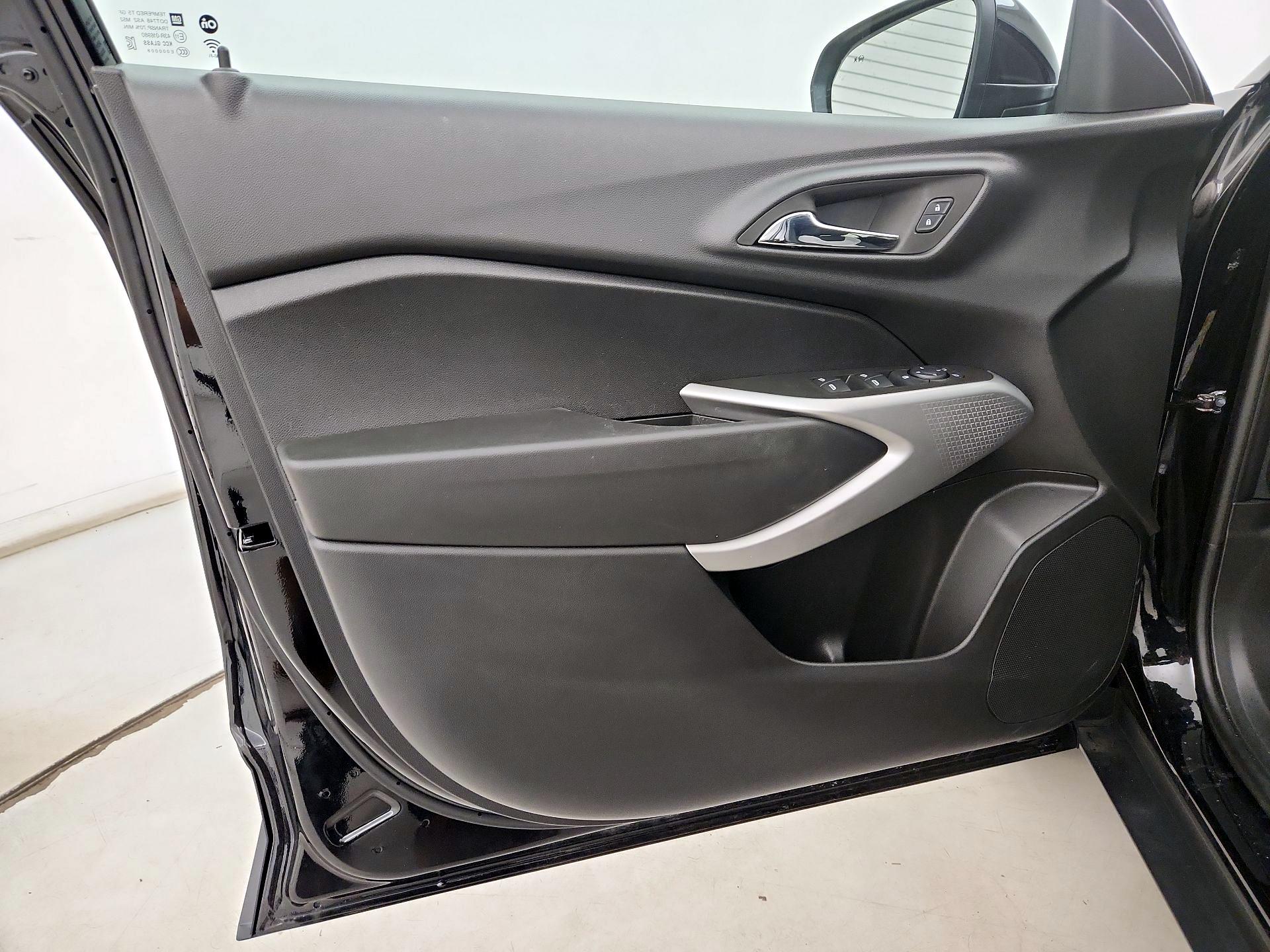 Thumbnail: 2024 Chevrolet Trax - 12