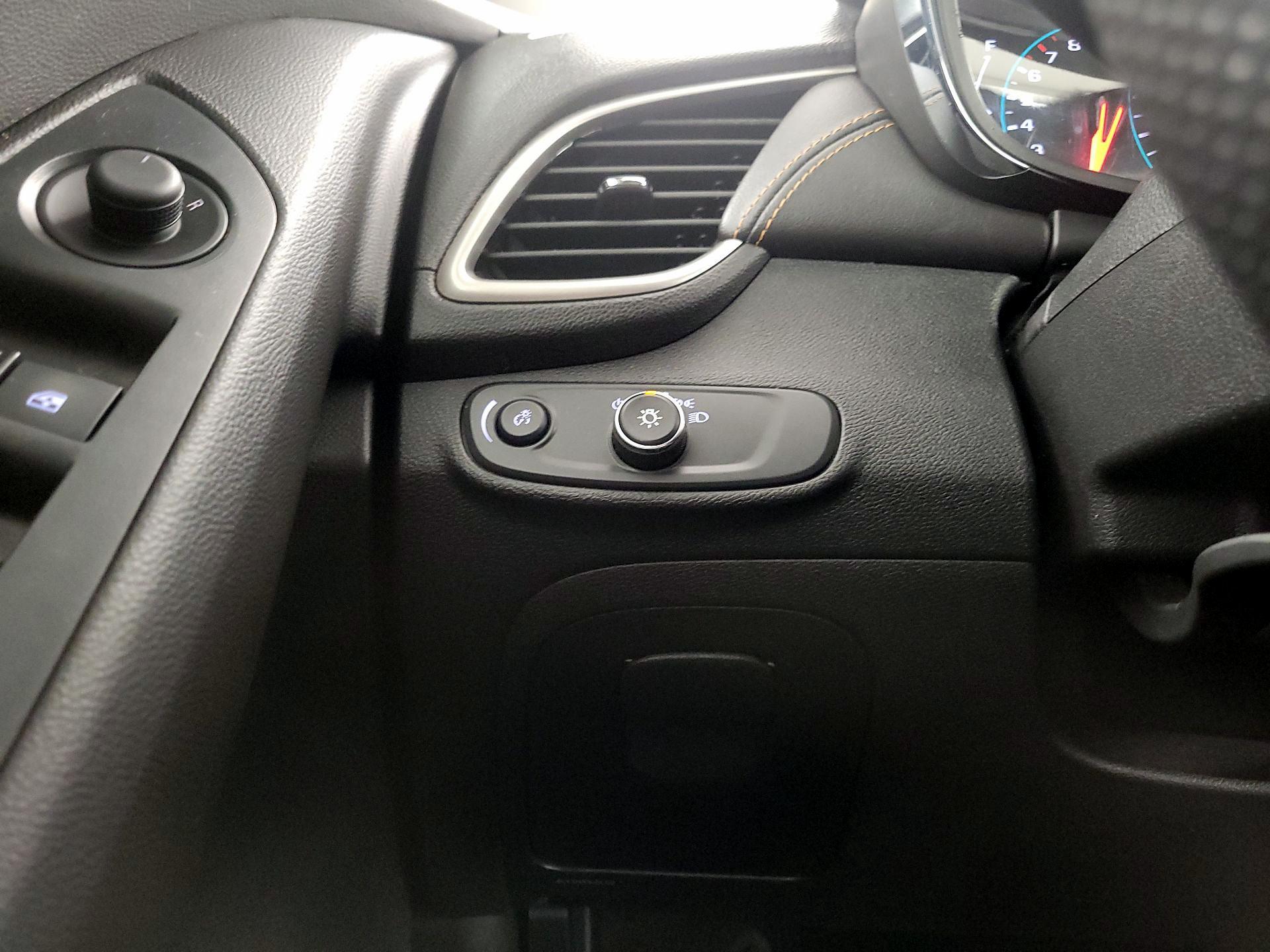 Thumbnail: 2017 Chevrolet Trax - 13