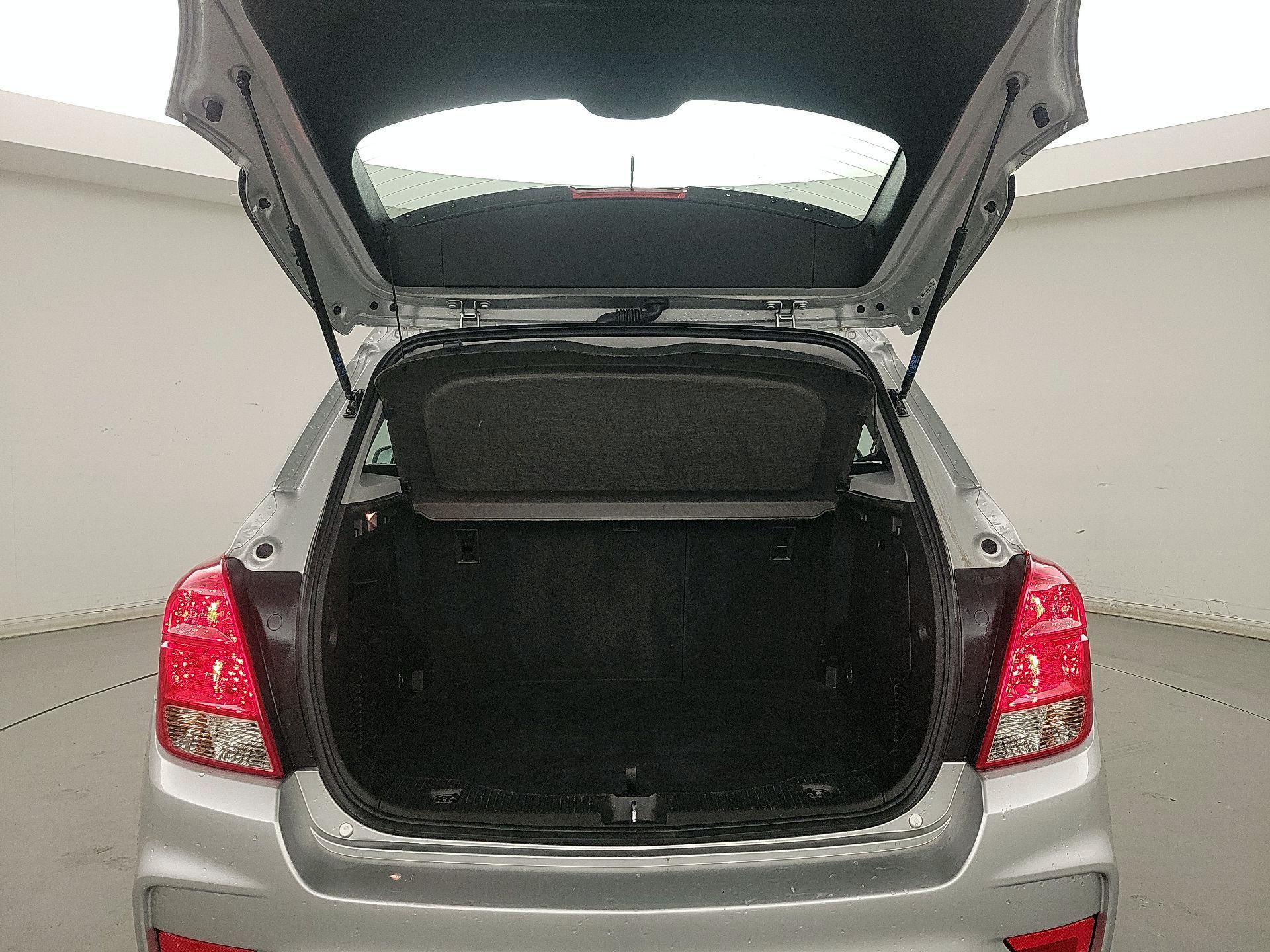 Thumbnail: 2017 Chevrolet Trax - 20