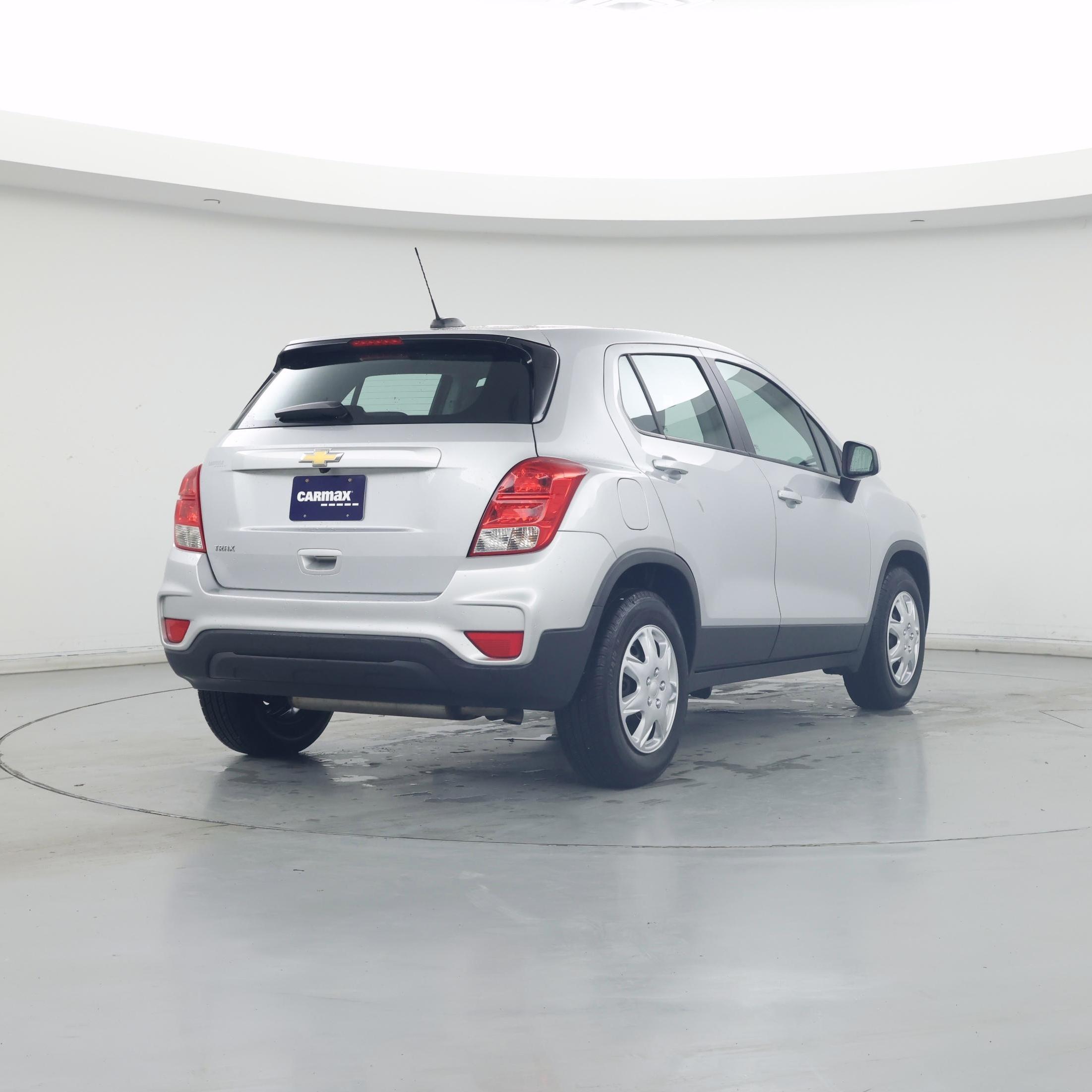 Thumbnail: 2017 Chevrolet Trax - 8