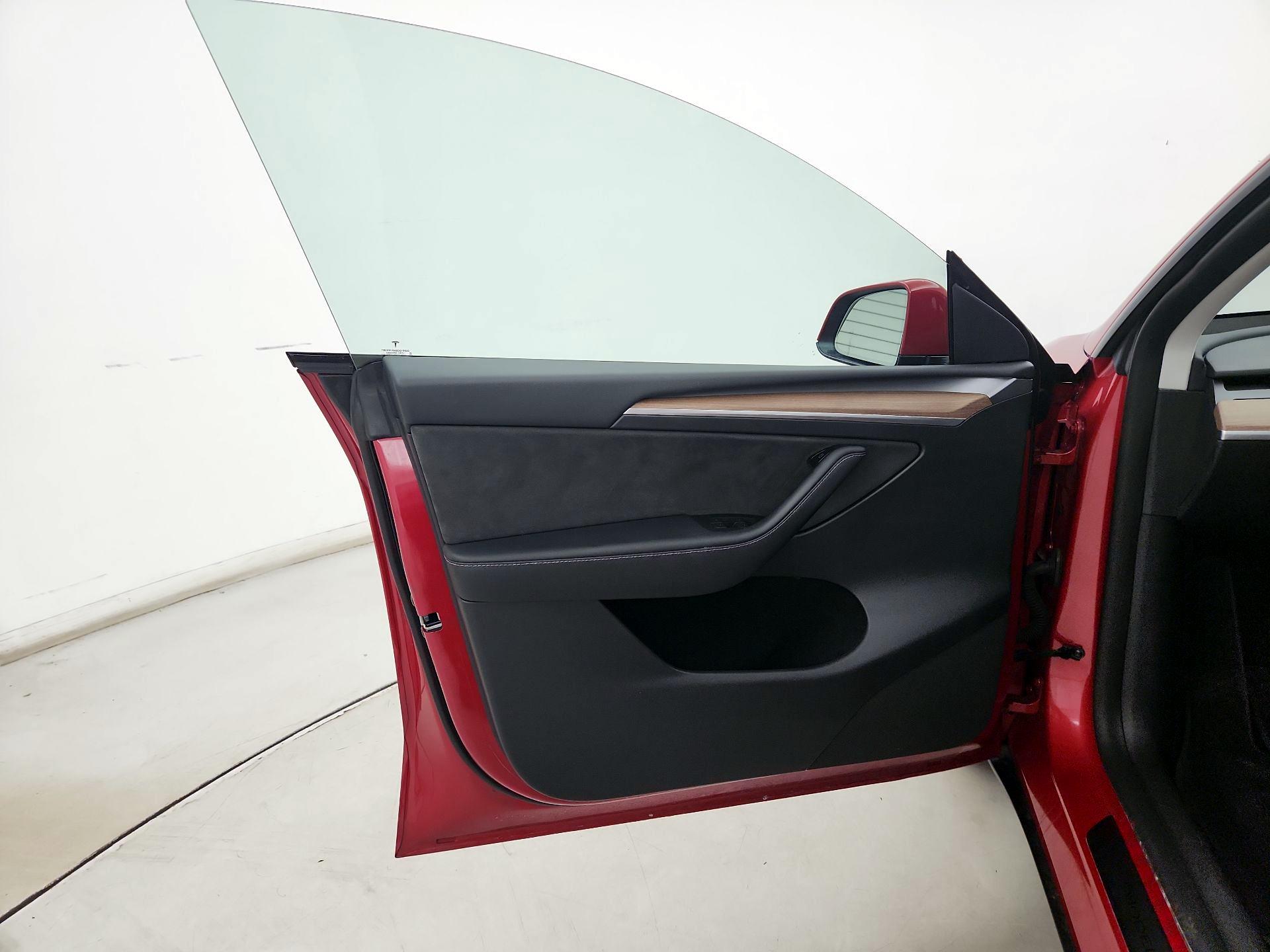 Thumbnail: 2023 Tesla Model Y - 12