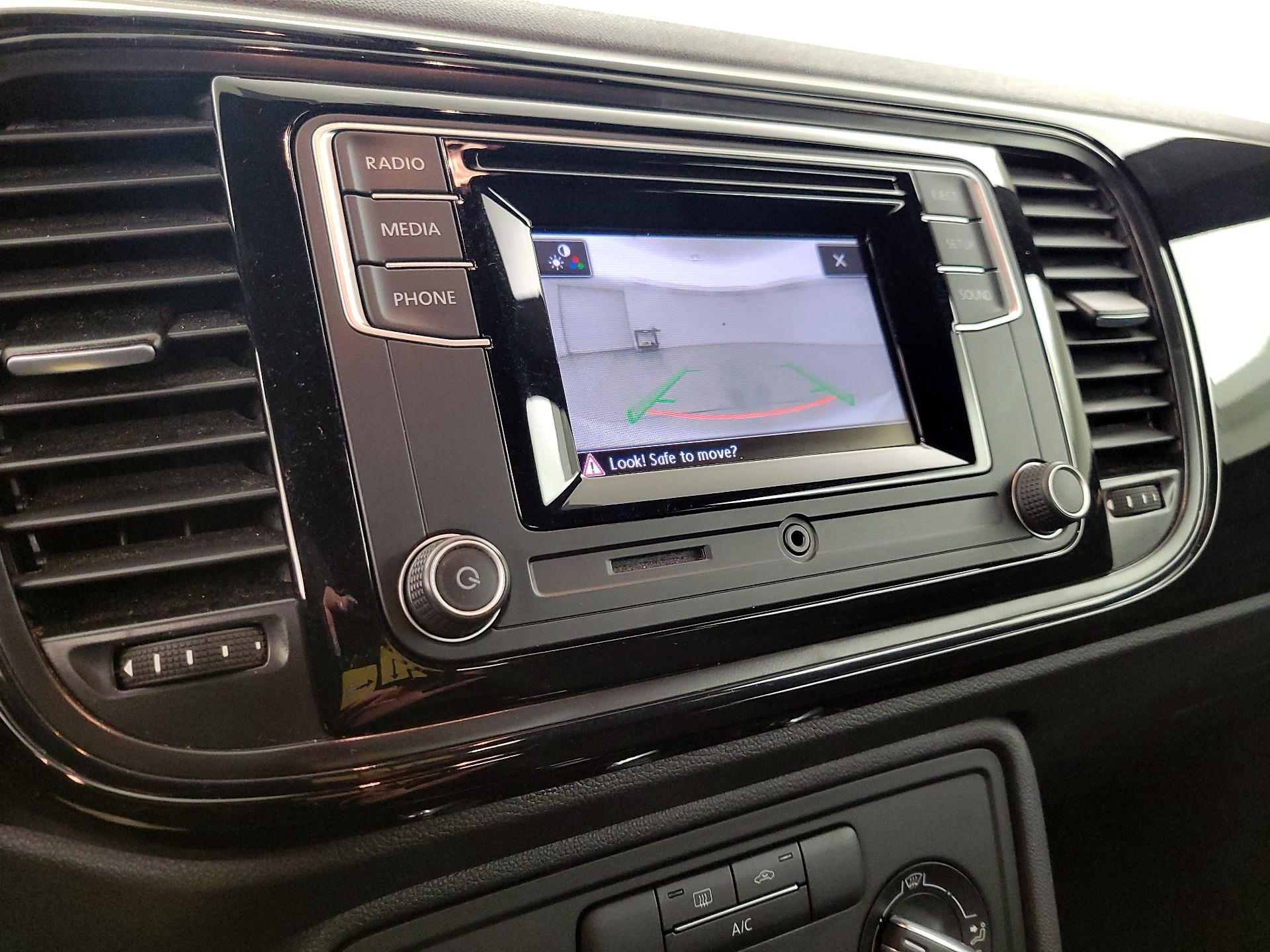 Thumbnail: 2018 Volkswagen Beetle - 14